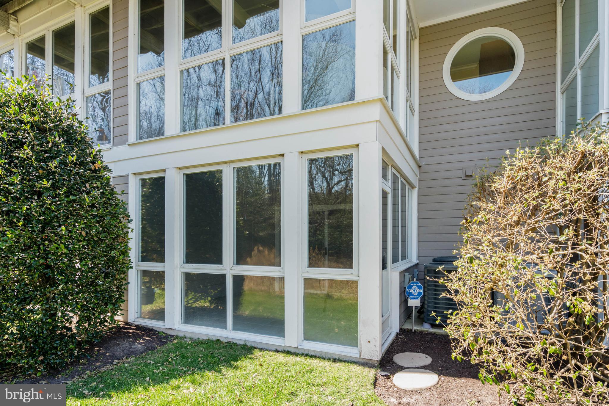 BAYVILLE SHORES - Residential