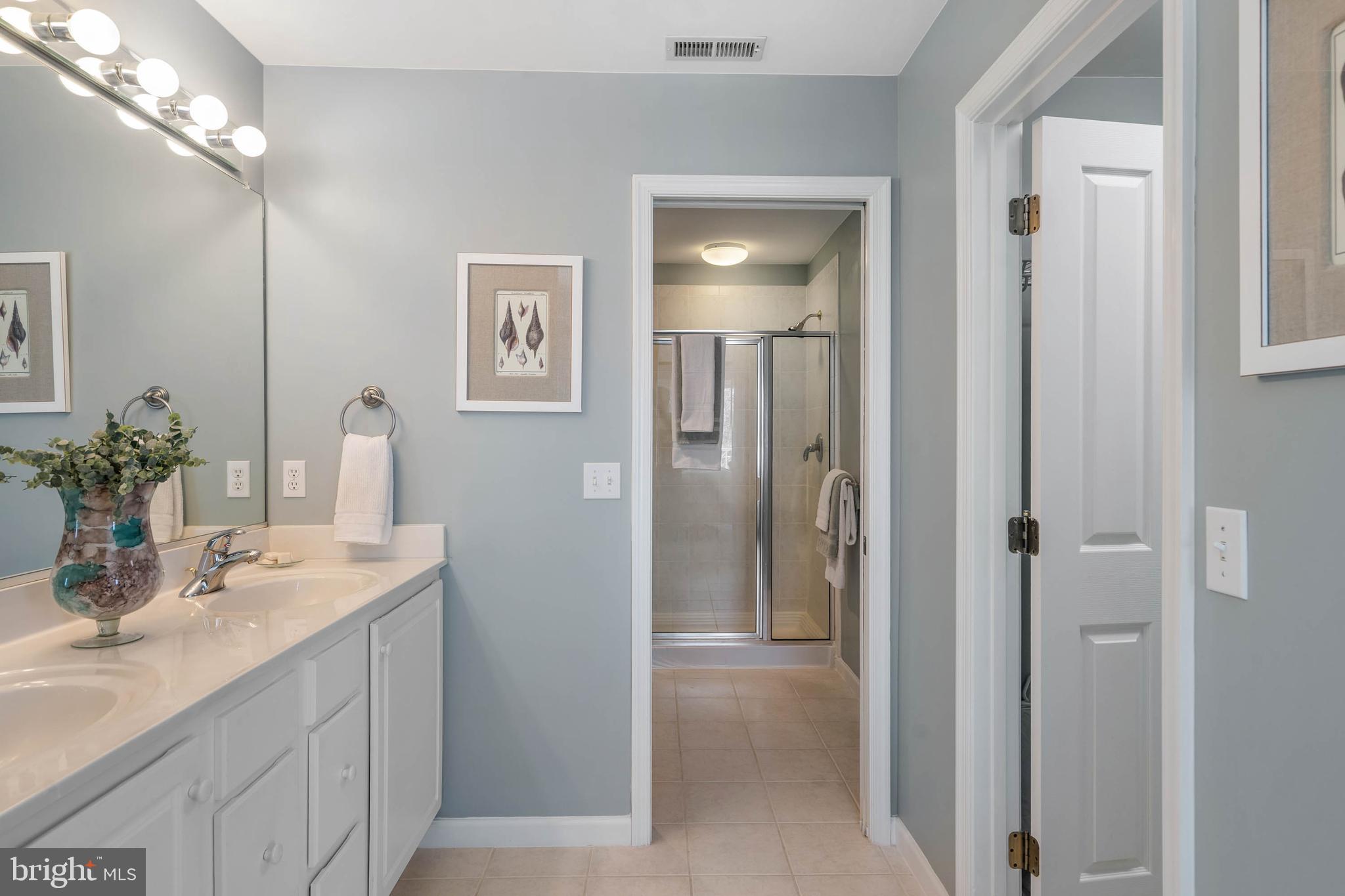 BAYVILLE SHORES - Residential