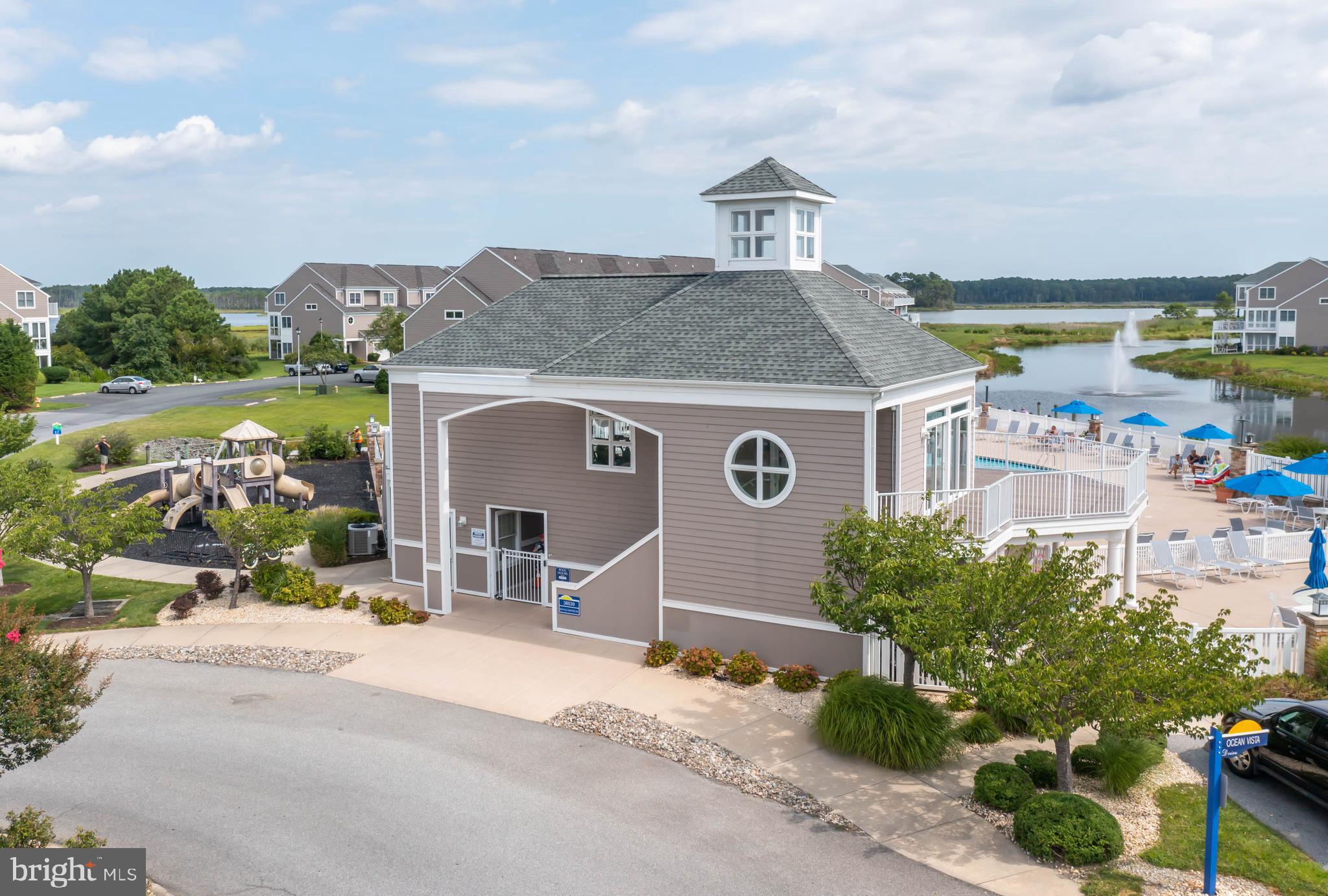 BAYVILLE SHORES - Residential