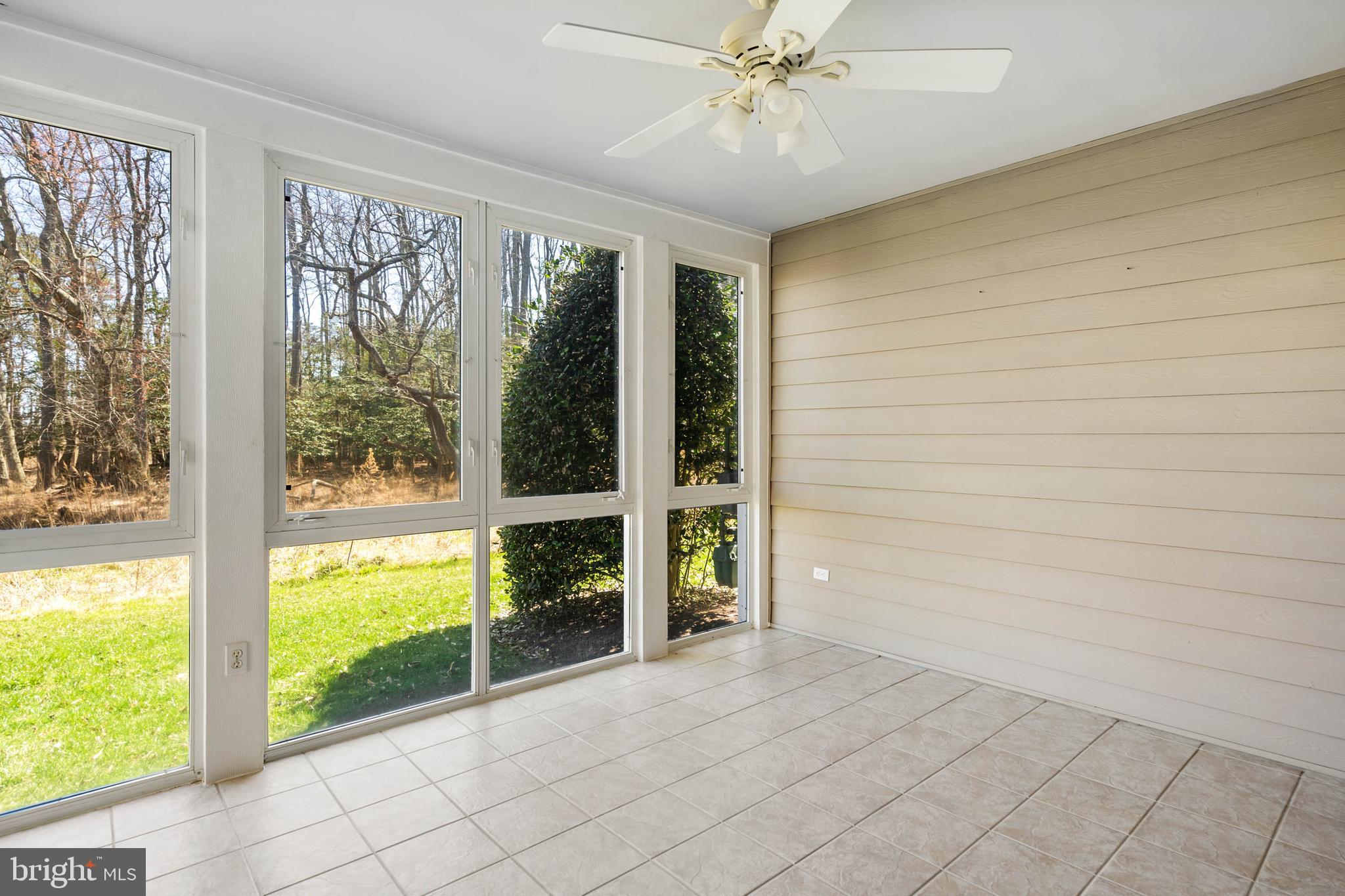 BAYVILLE SHORES - Residential