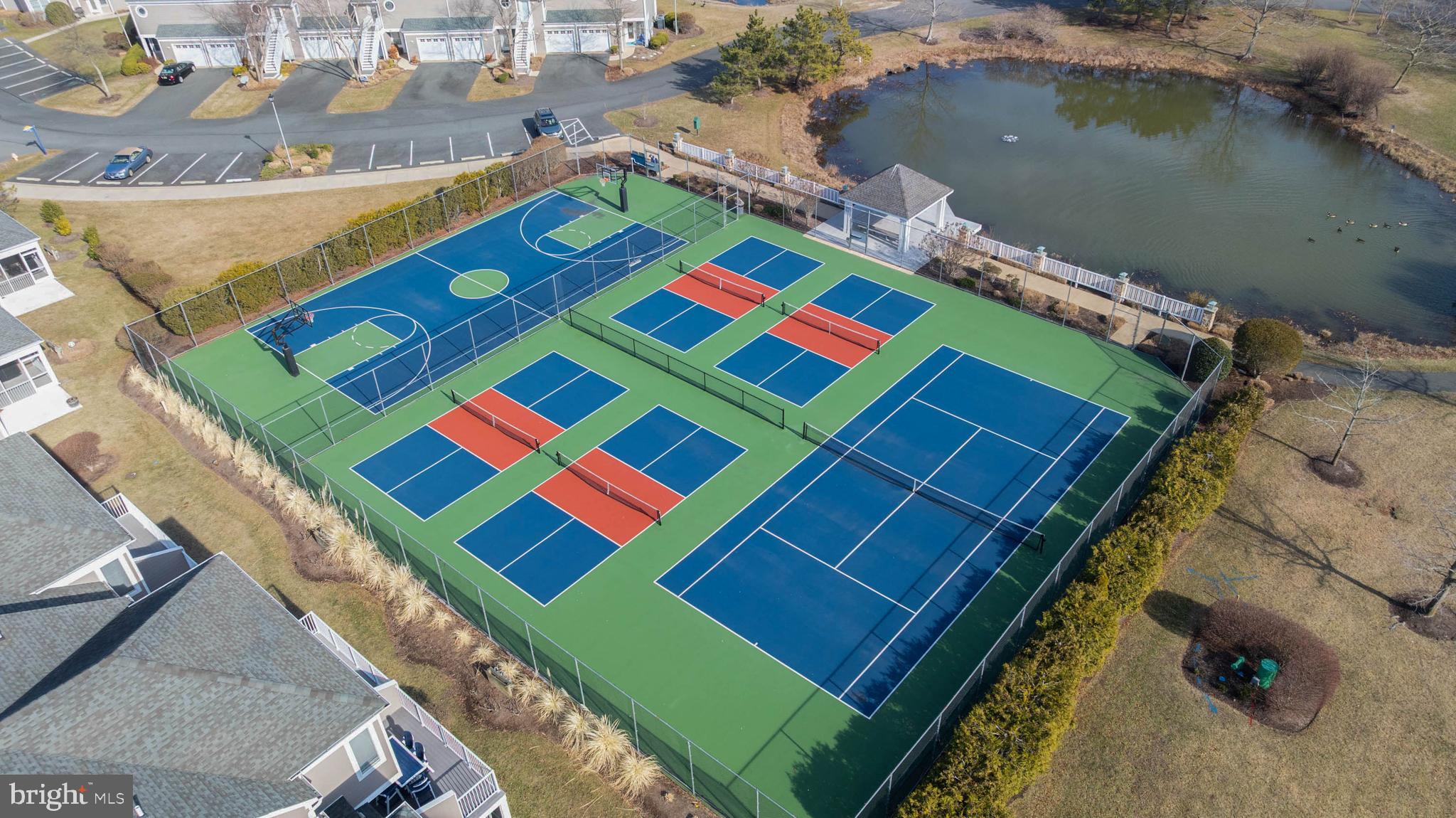 BAYVILLE SHORES - Residential