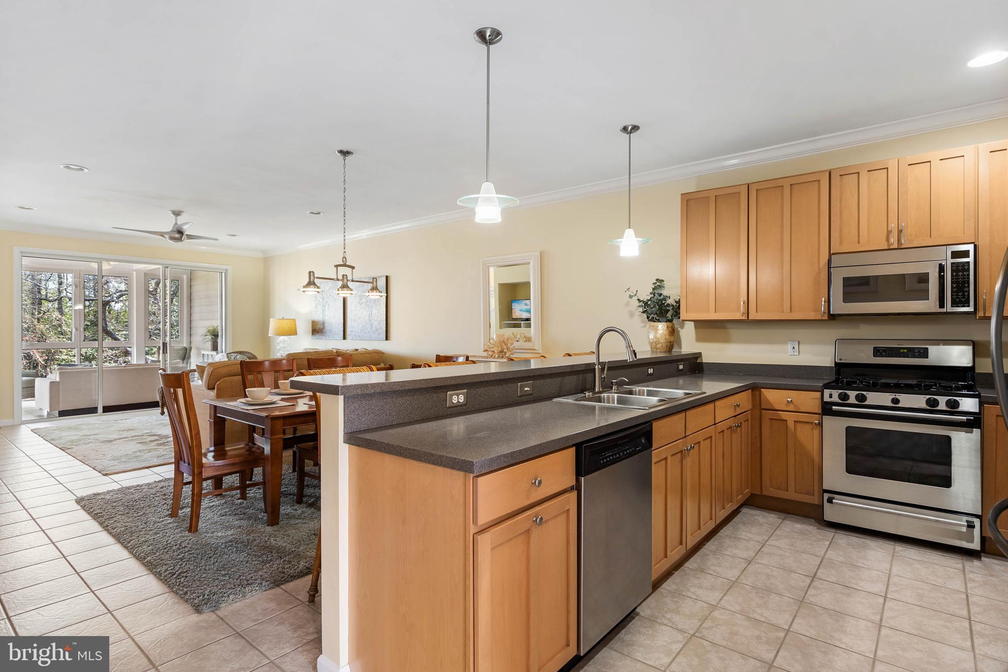 BAYVILLE SHORES - Residential