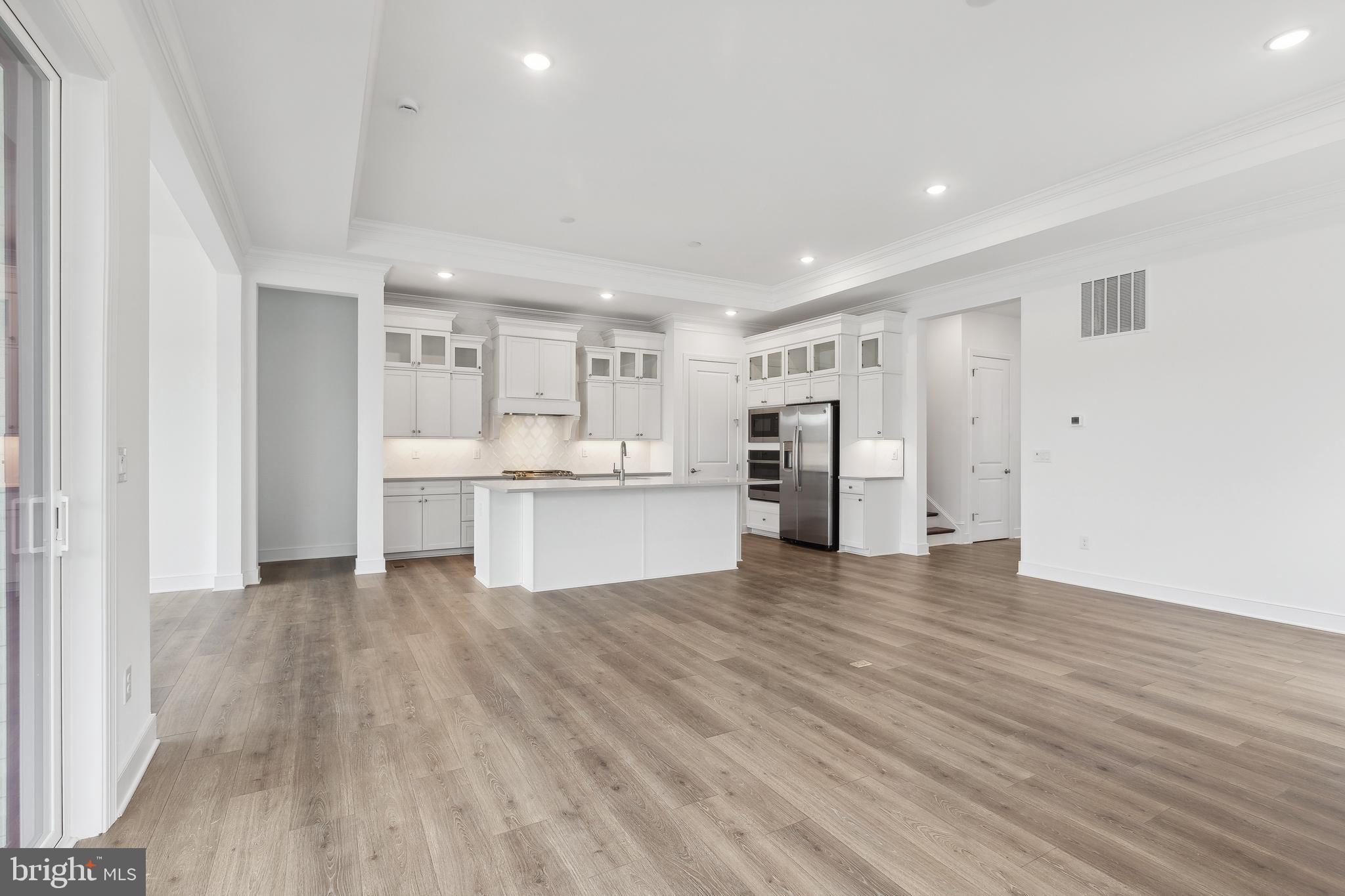 FOUR SEASONS AT KENT ISLAND - Residential