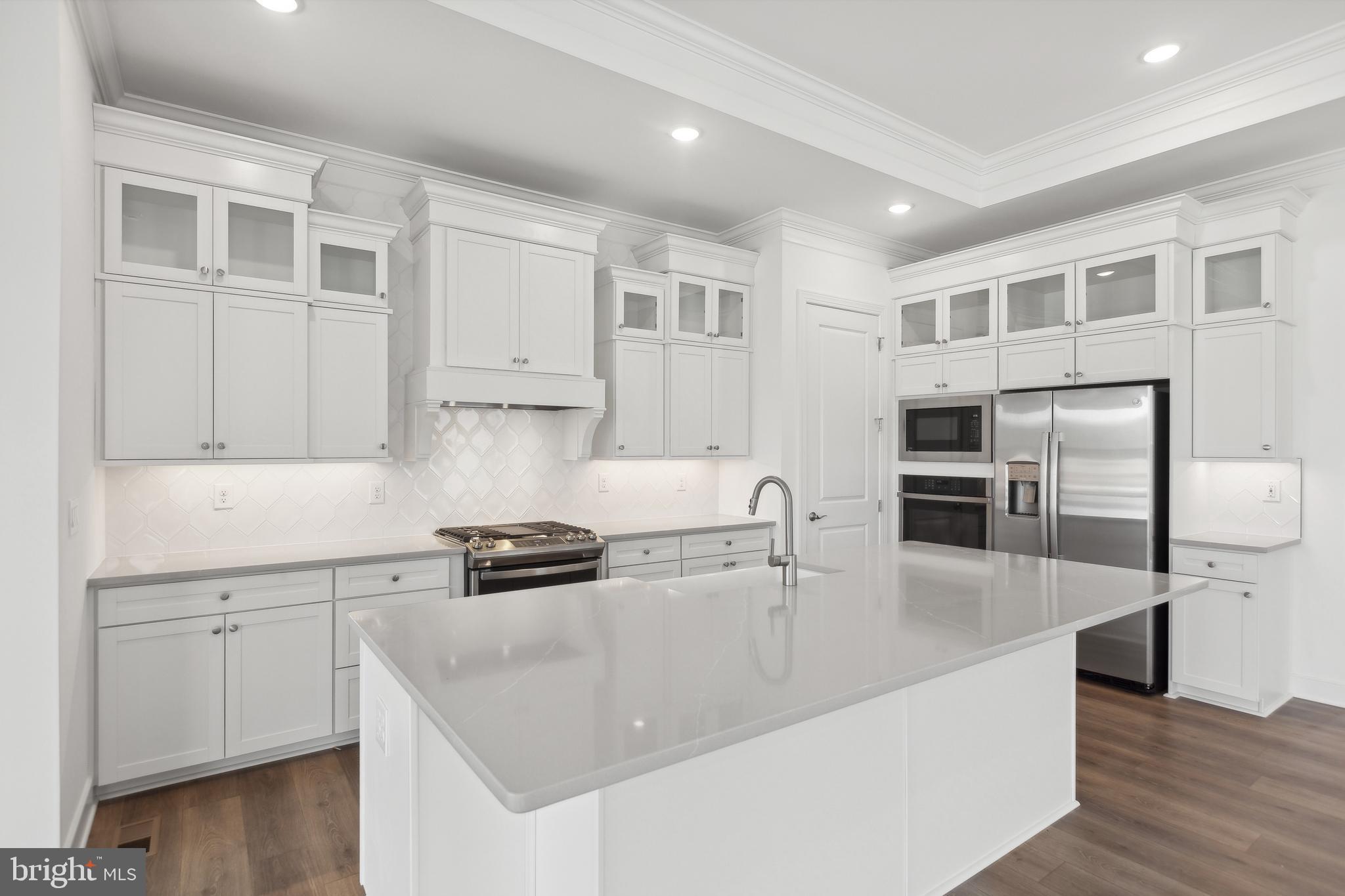 FOUR SEASONS AT KENT ISLAND - Residential