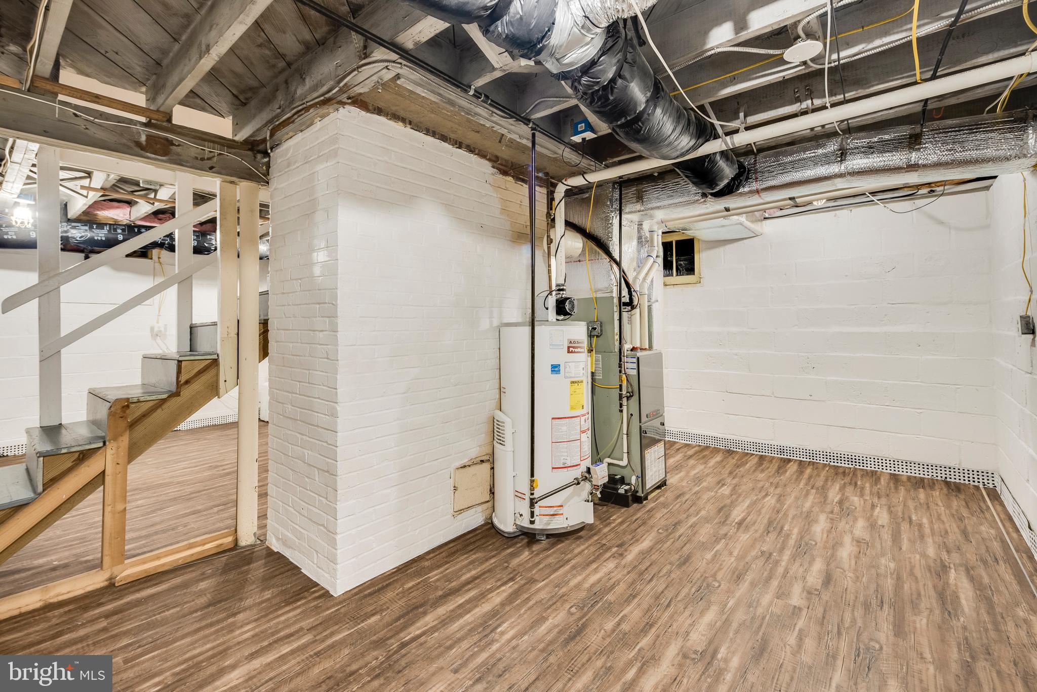 EASTPORT - Residential Lease