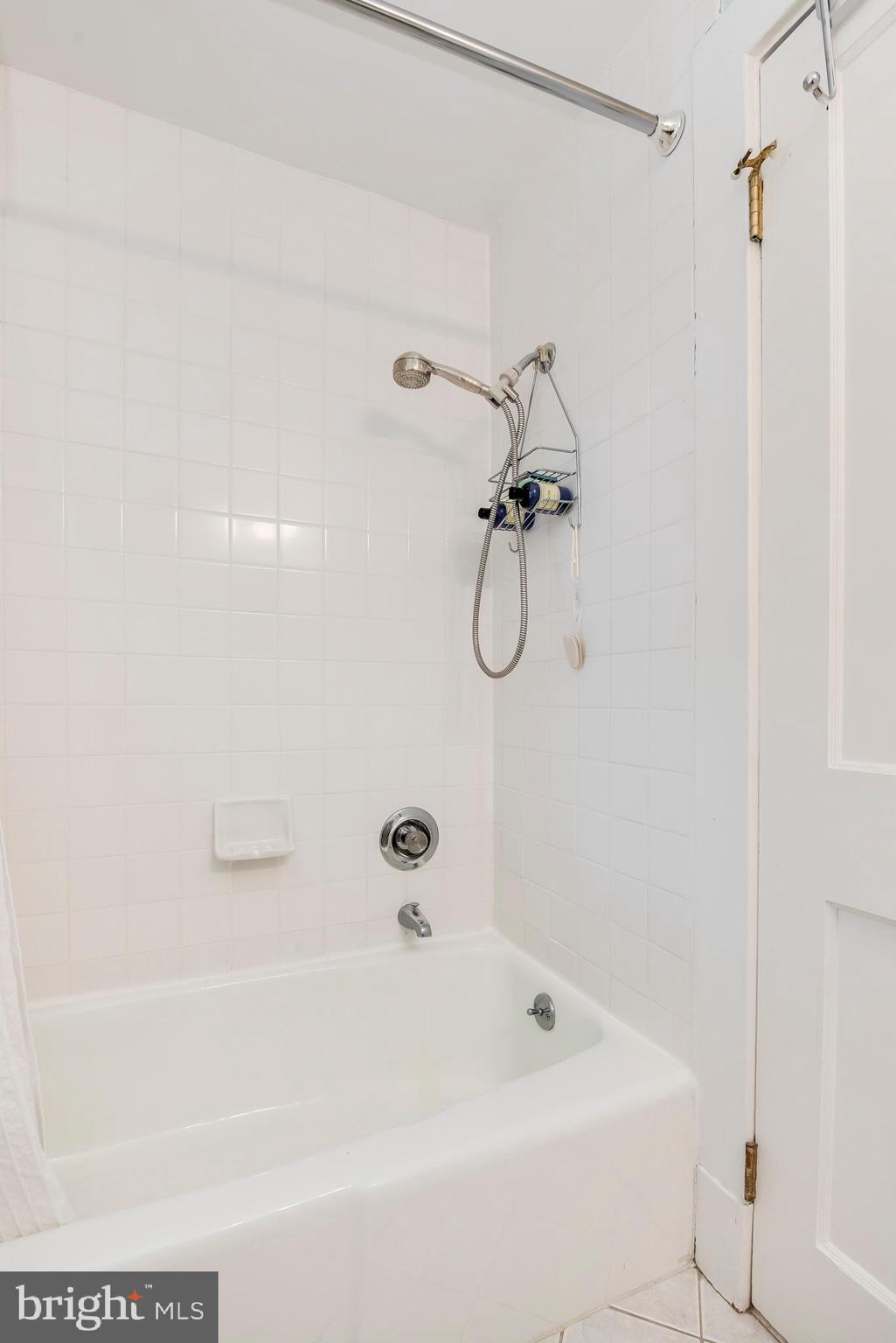 EASTPORT - Residential Lease