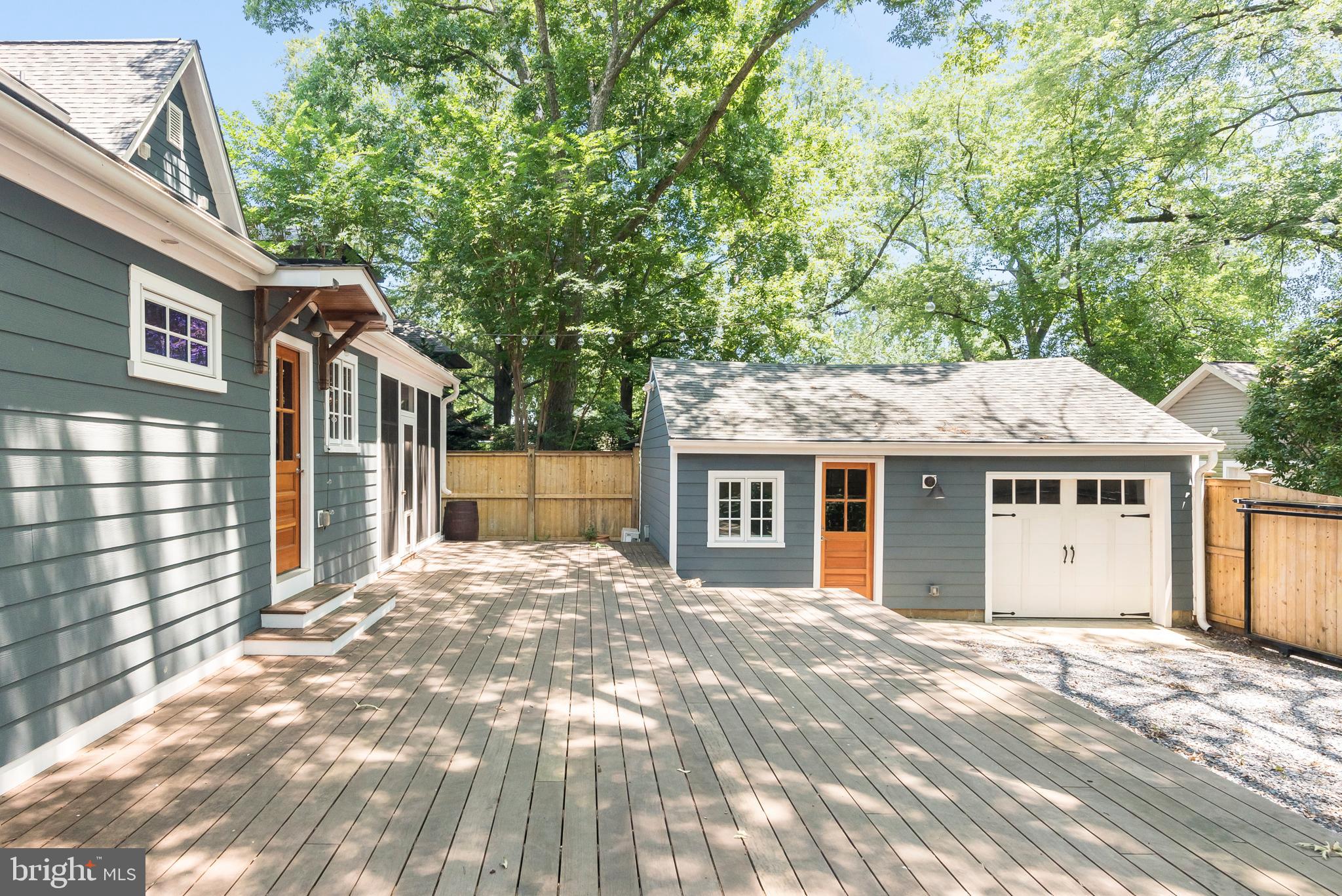 EASTPORT - Residential Lease