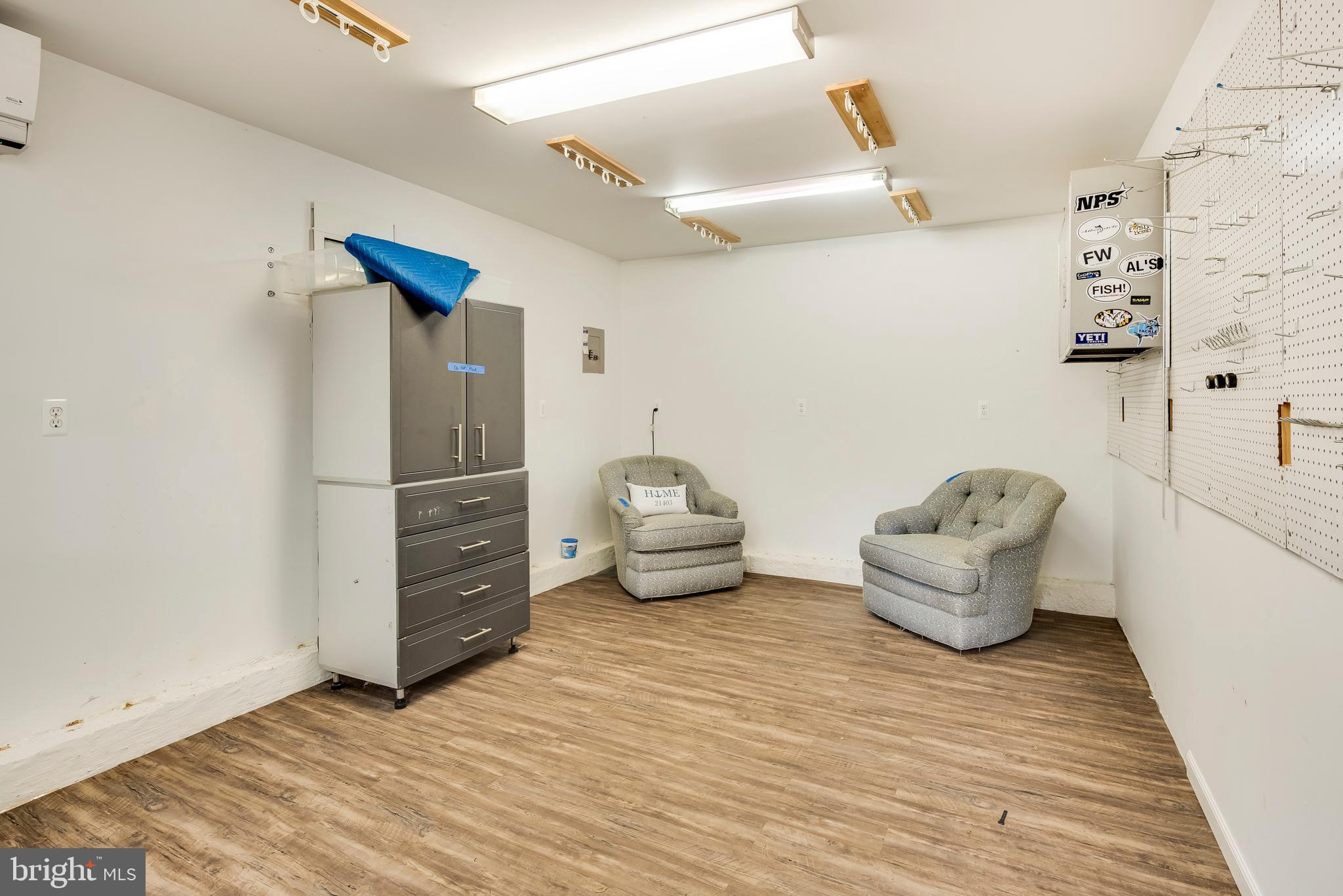 EASTPORT - Residential Lease