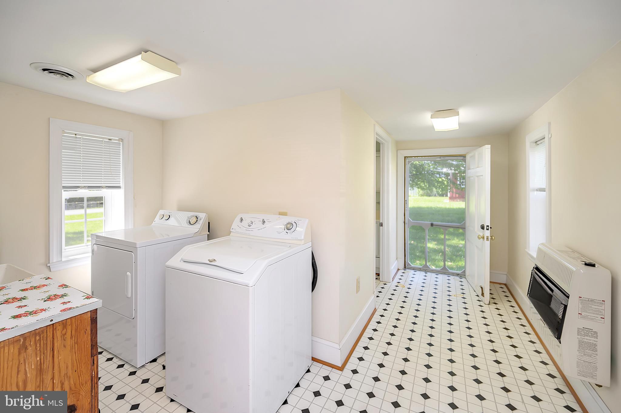 HARTWOOD - Residential Lease