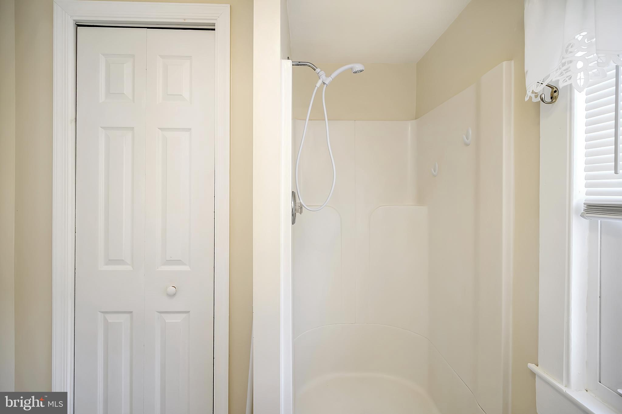 HARTWOOD - Residential Lease