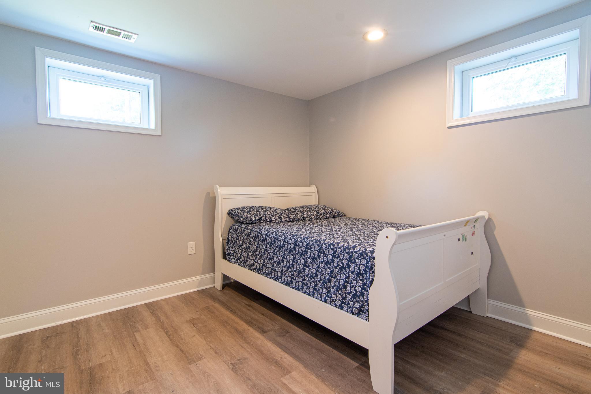 TEMPLE HILLS - Residential