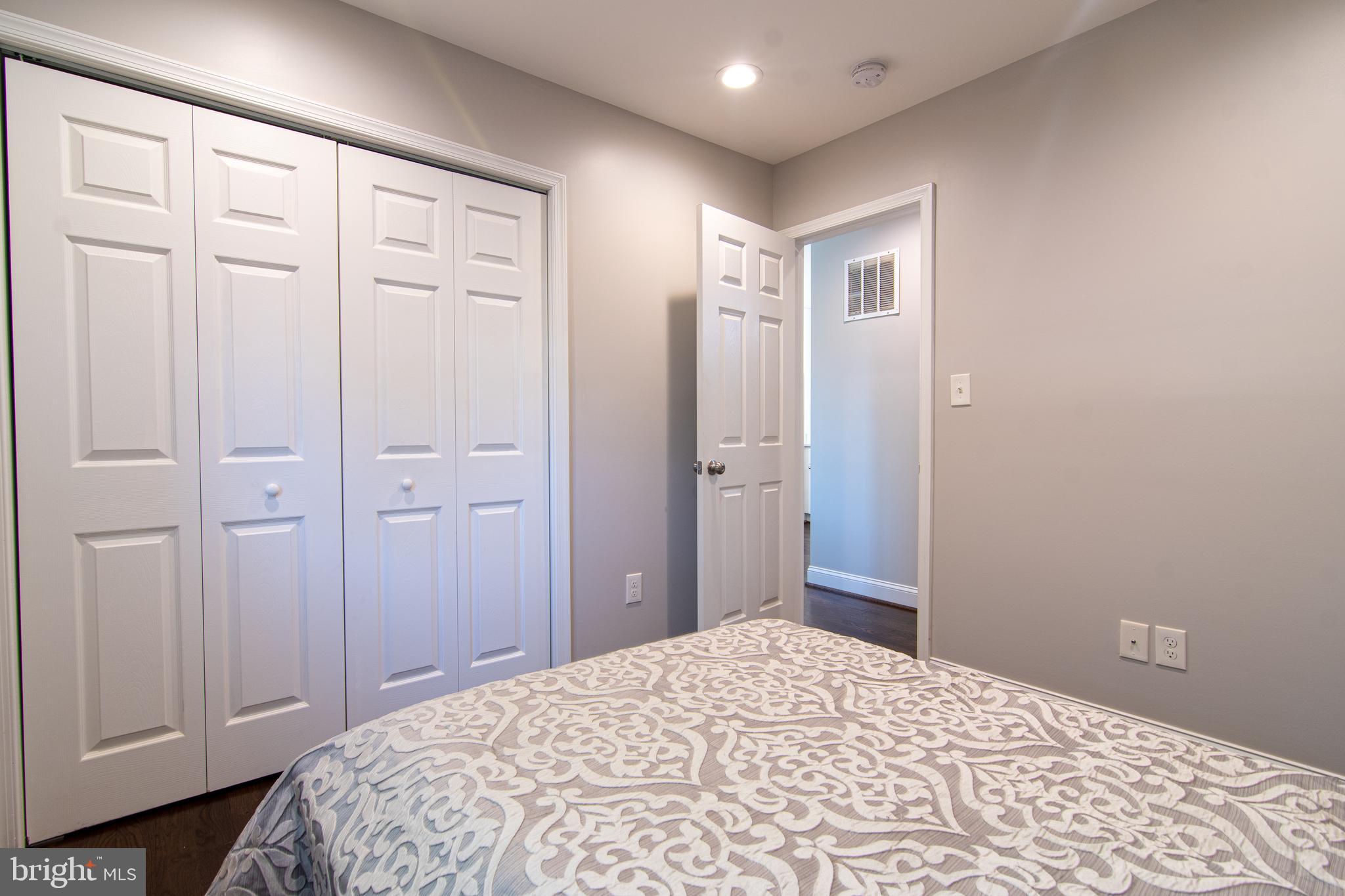 TEMPLE HILLS - Residential