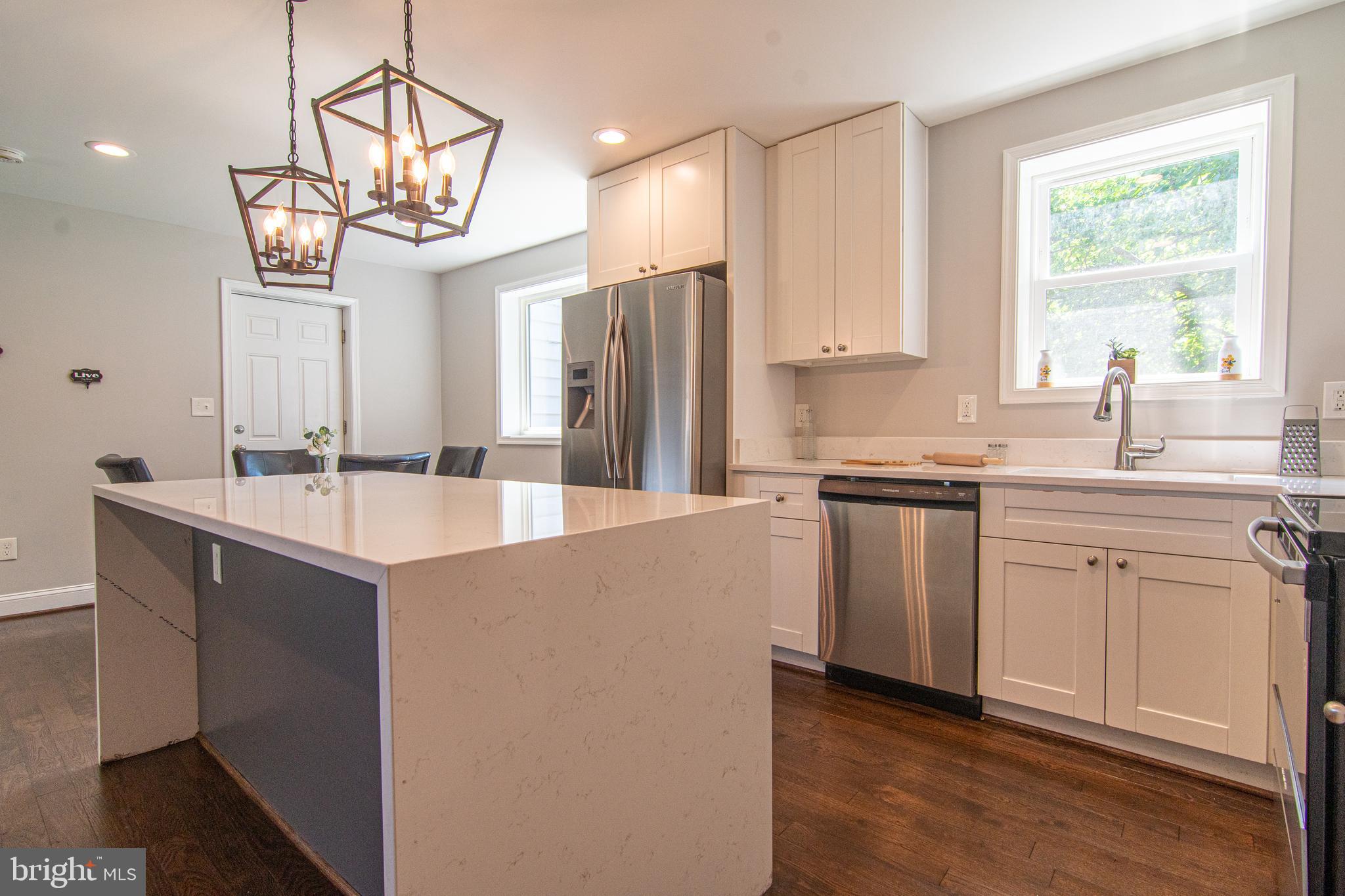 TEMPLE HILLS - Residential