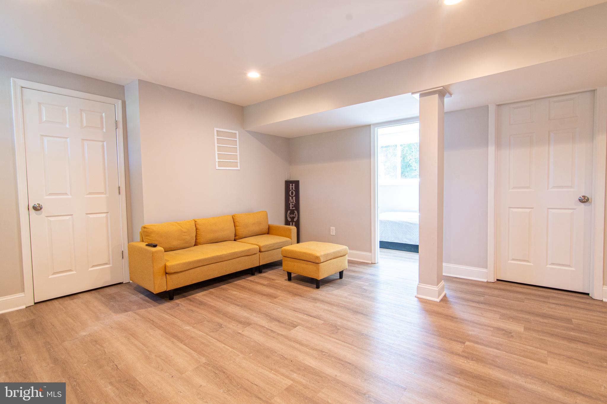 TEMPLE HILLS - Residential