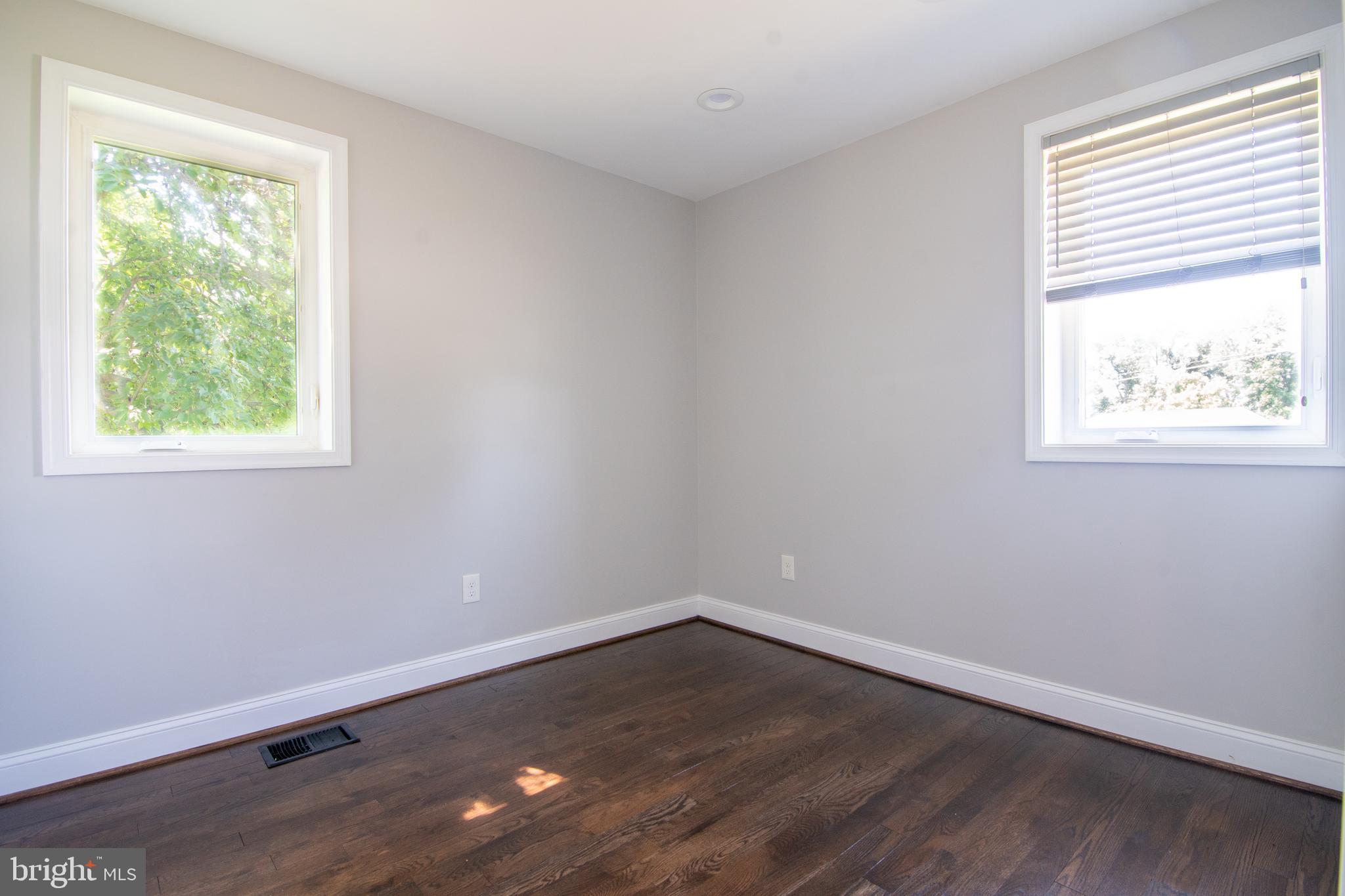 TEMPLE HILLS - Residential