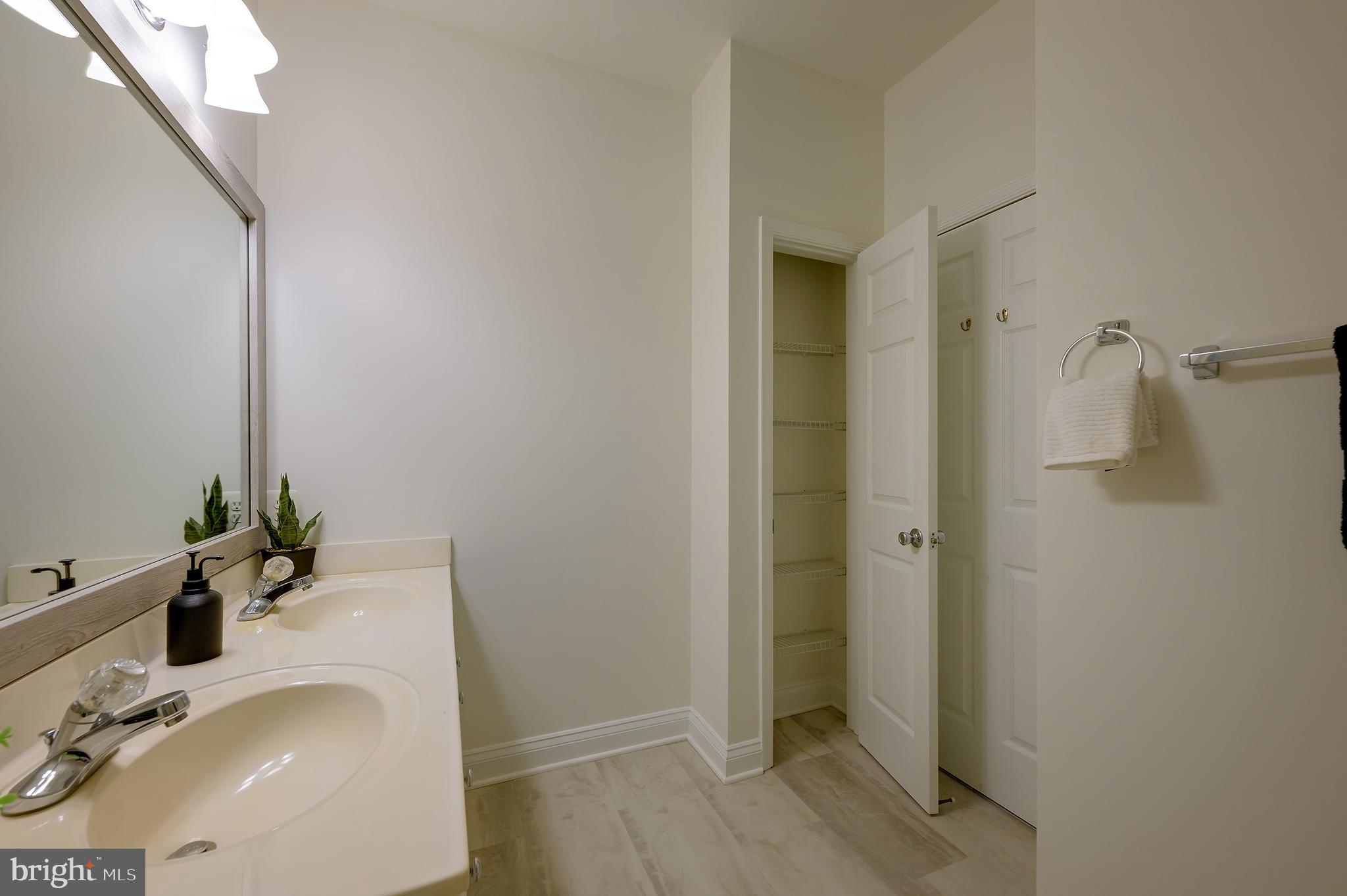 BURGUNDY PLACE - Residential