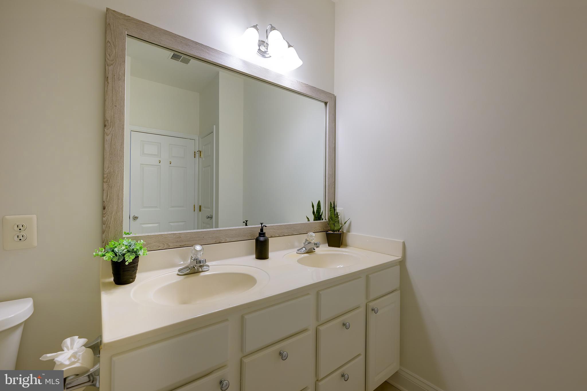 BURGUNDY PLACE - Residential