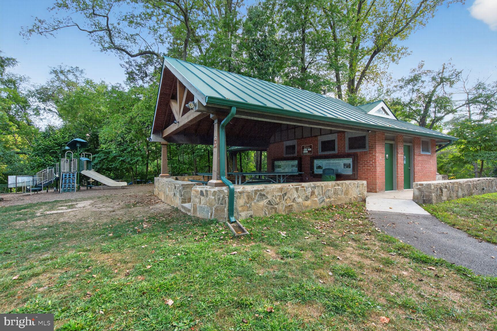 DOVER BALMORAL RIVERWOOD - Residential