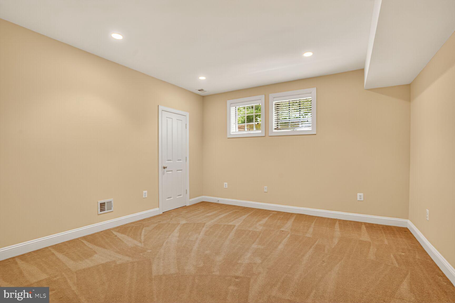 DOVER BALMORAL RIVERWOOD - Residential