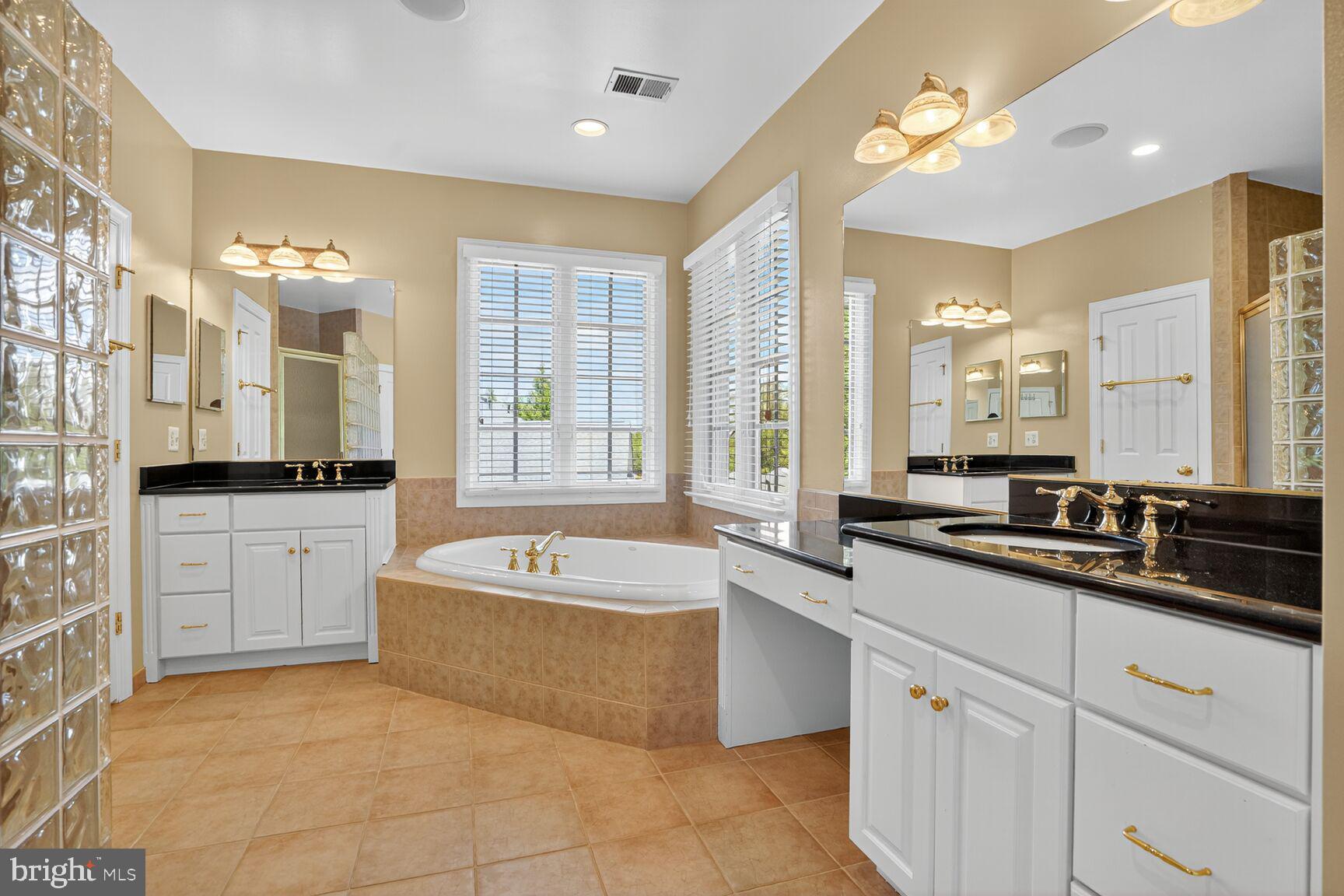 DOVER BALMORAL RIVERWOOD - Residential