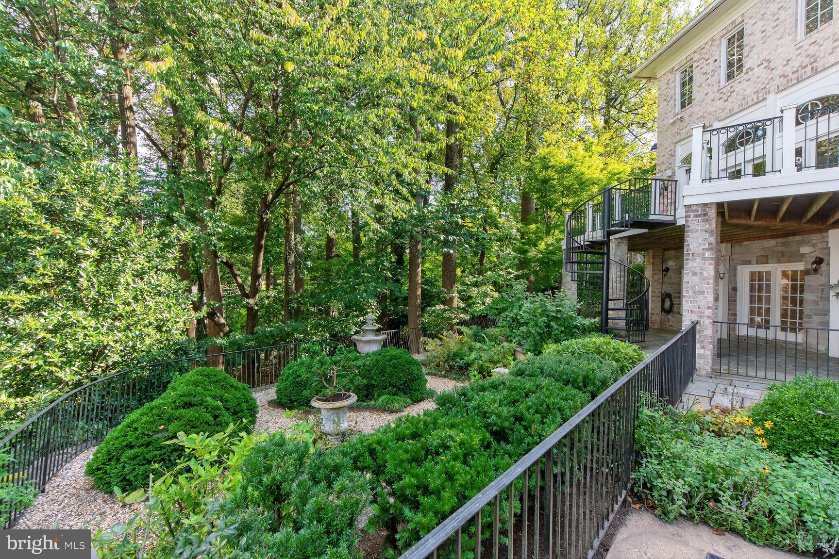 DOVER BALMORAL RIVERWOOD - Residential