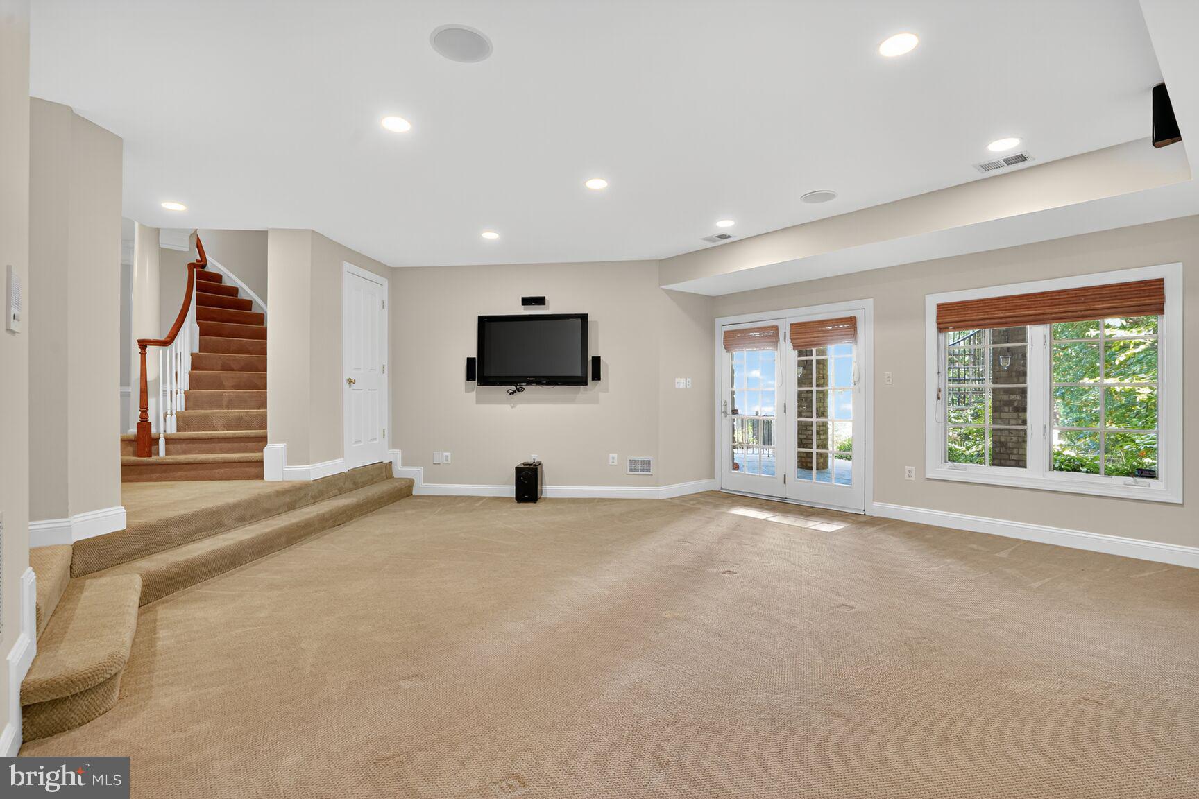 DOVER BALMORAL RIVERWOOD - Residential