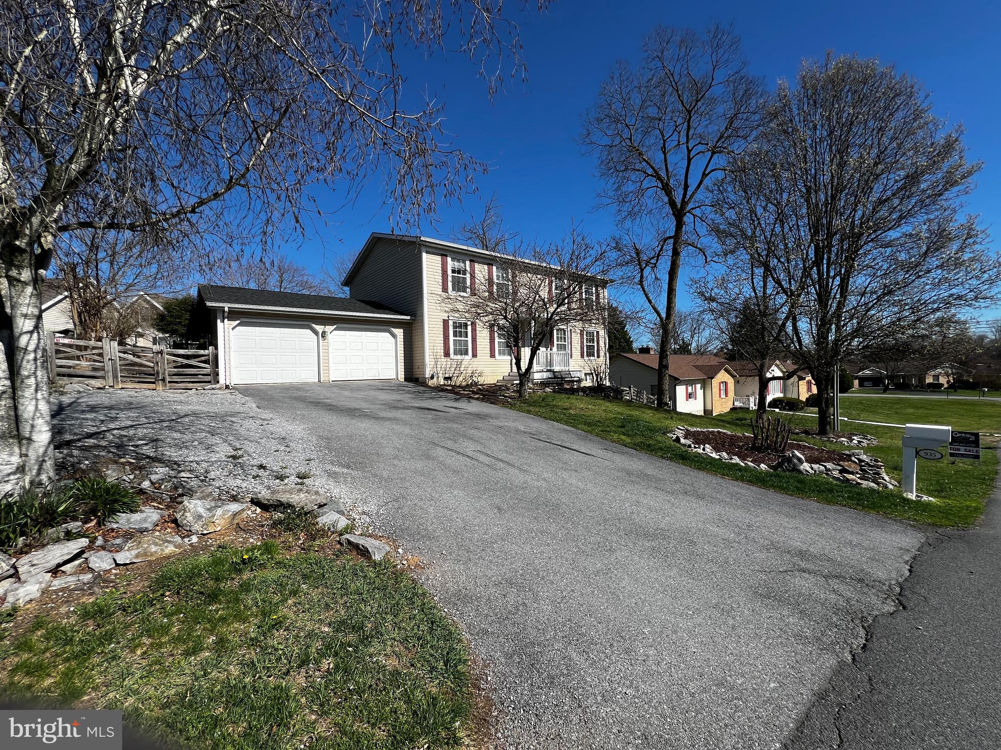 BRIARWOOD - Residential