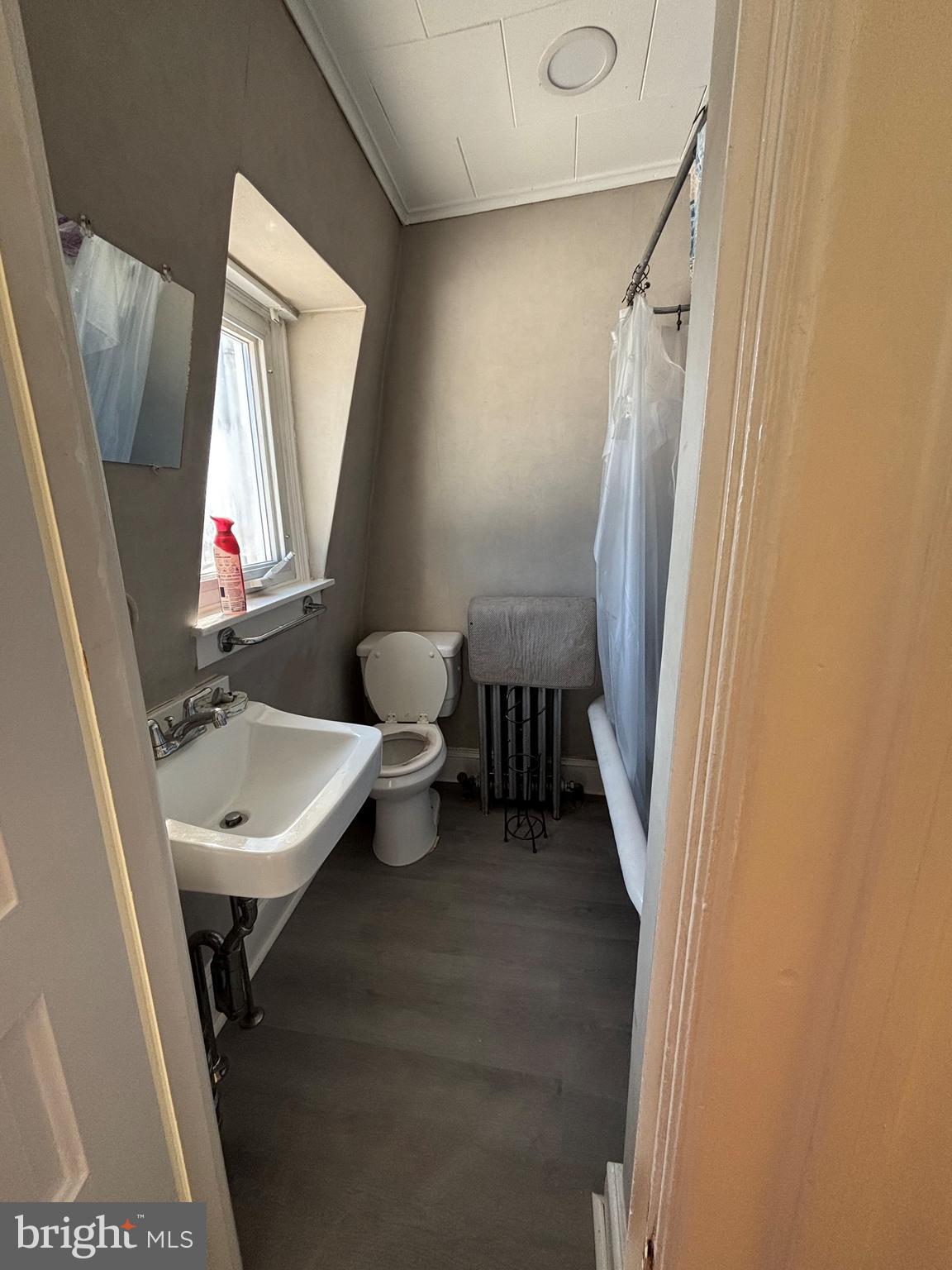 SOUTHERN READING - Residential Lease