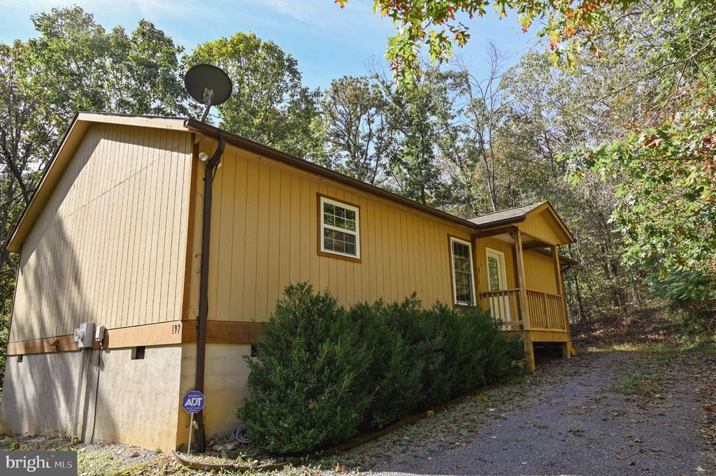 Photo of 197 Willow Ln, MOUNT JACKSON, VA 22842 (MLS # VASH2012720)