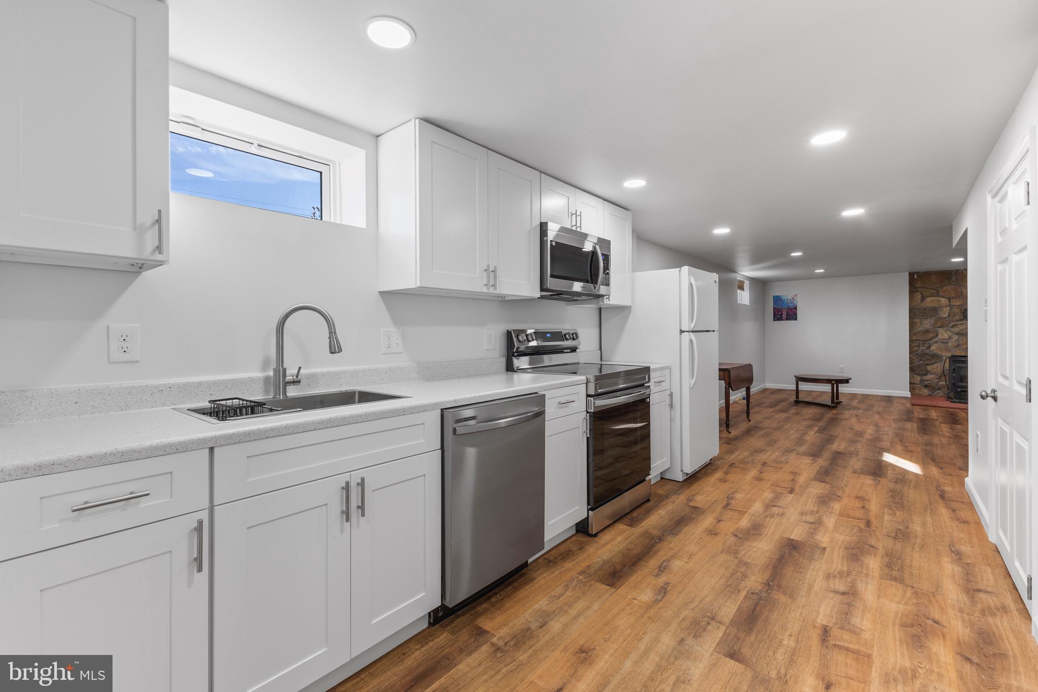 RANDOLPH HILLS - Residential Lease