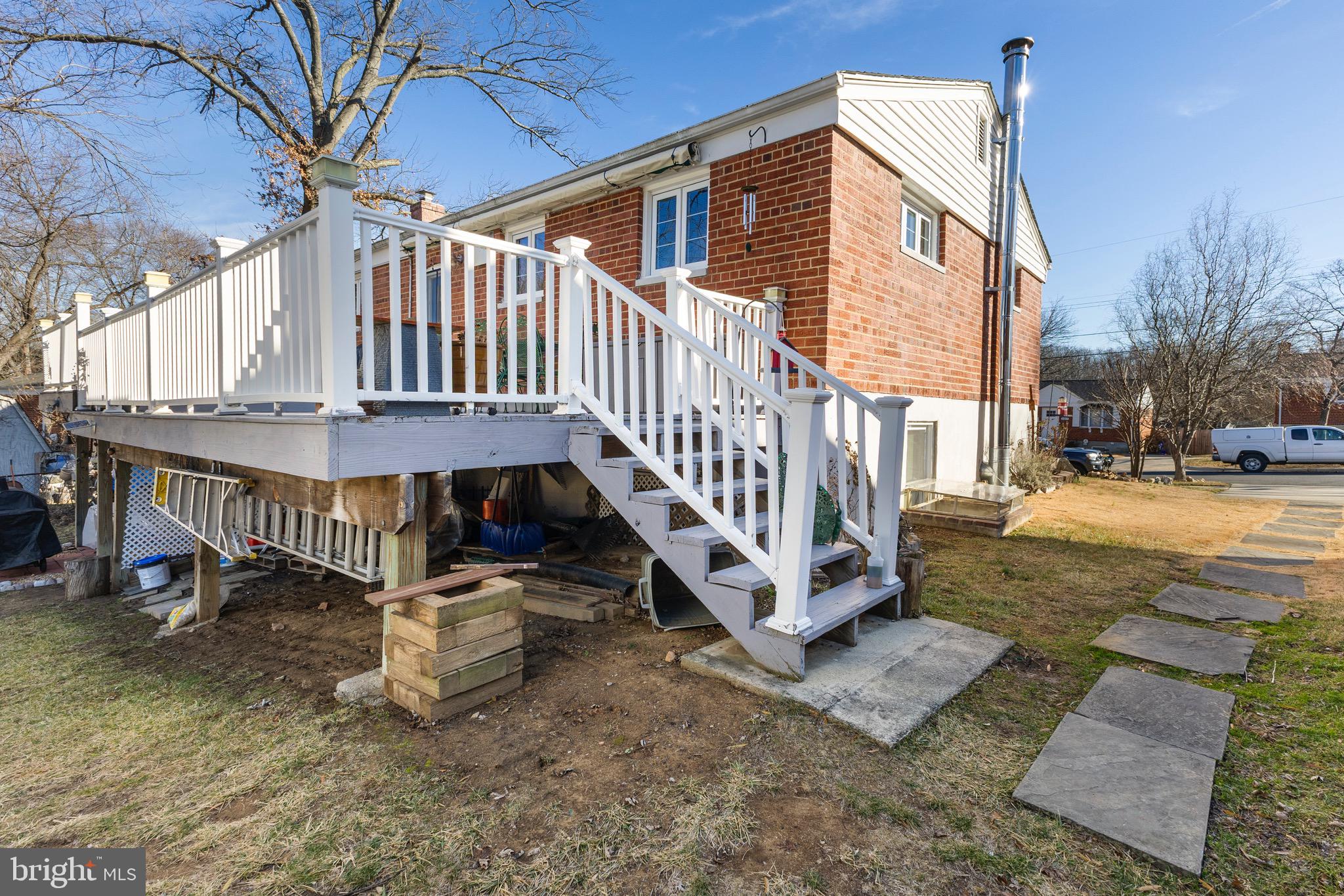 RANDOLPH HILLS - Residential Lease