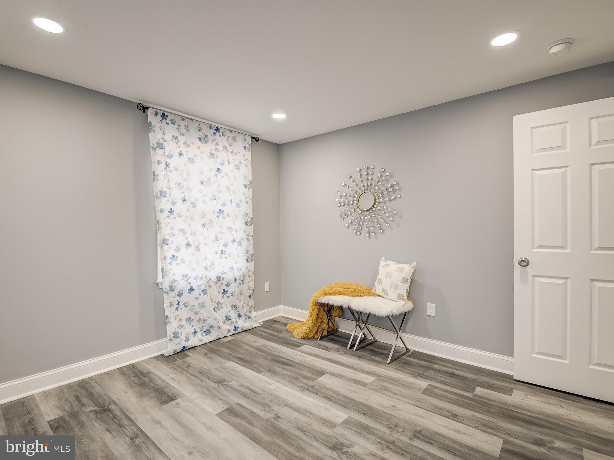 RESTON - Residential