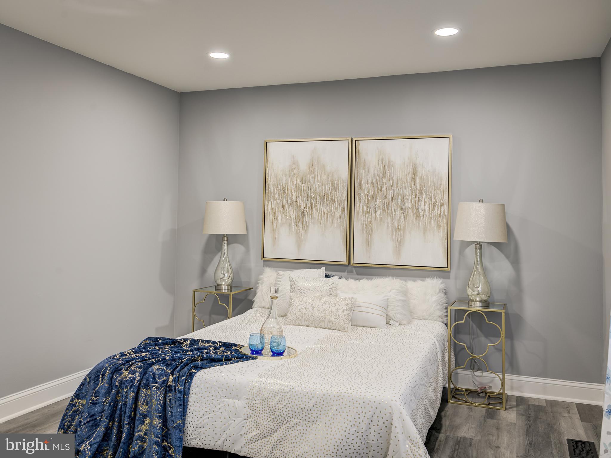 RESTON - Residential