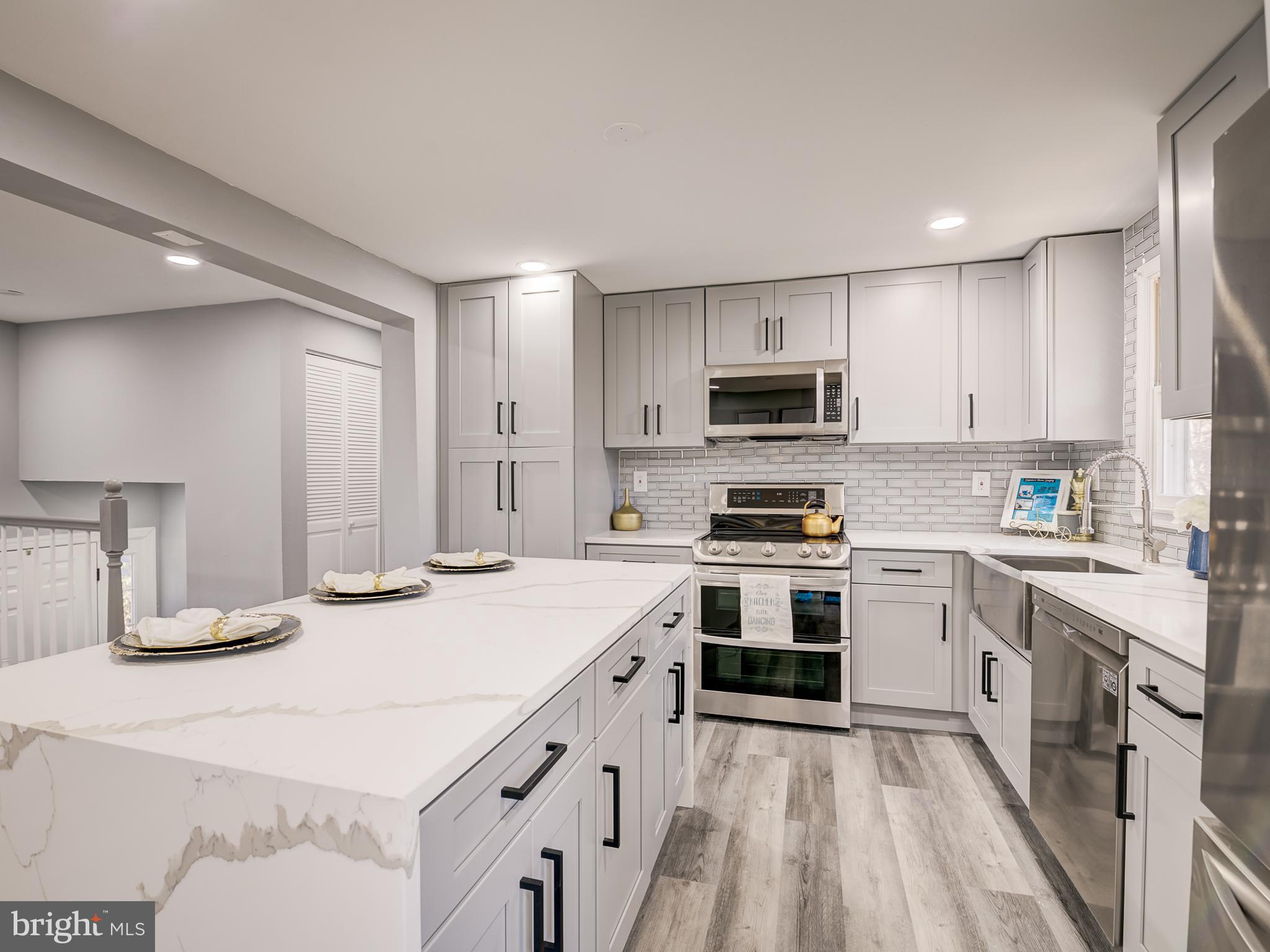 RESTON - Residential