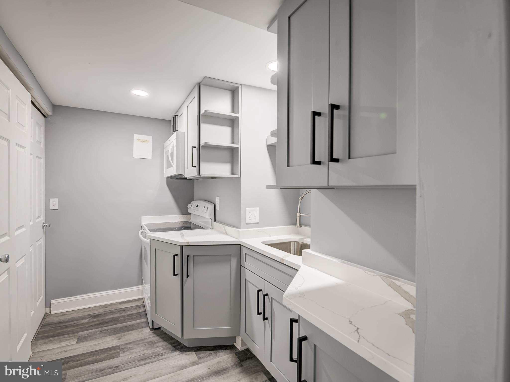 RESTON - Residential