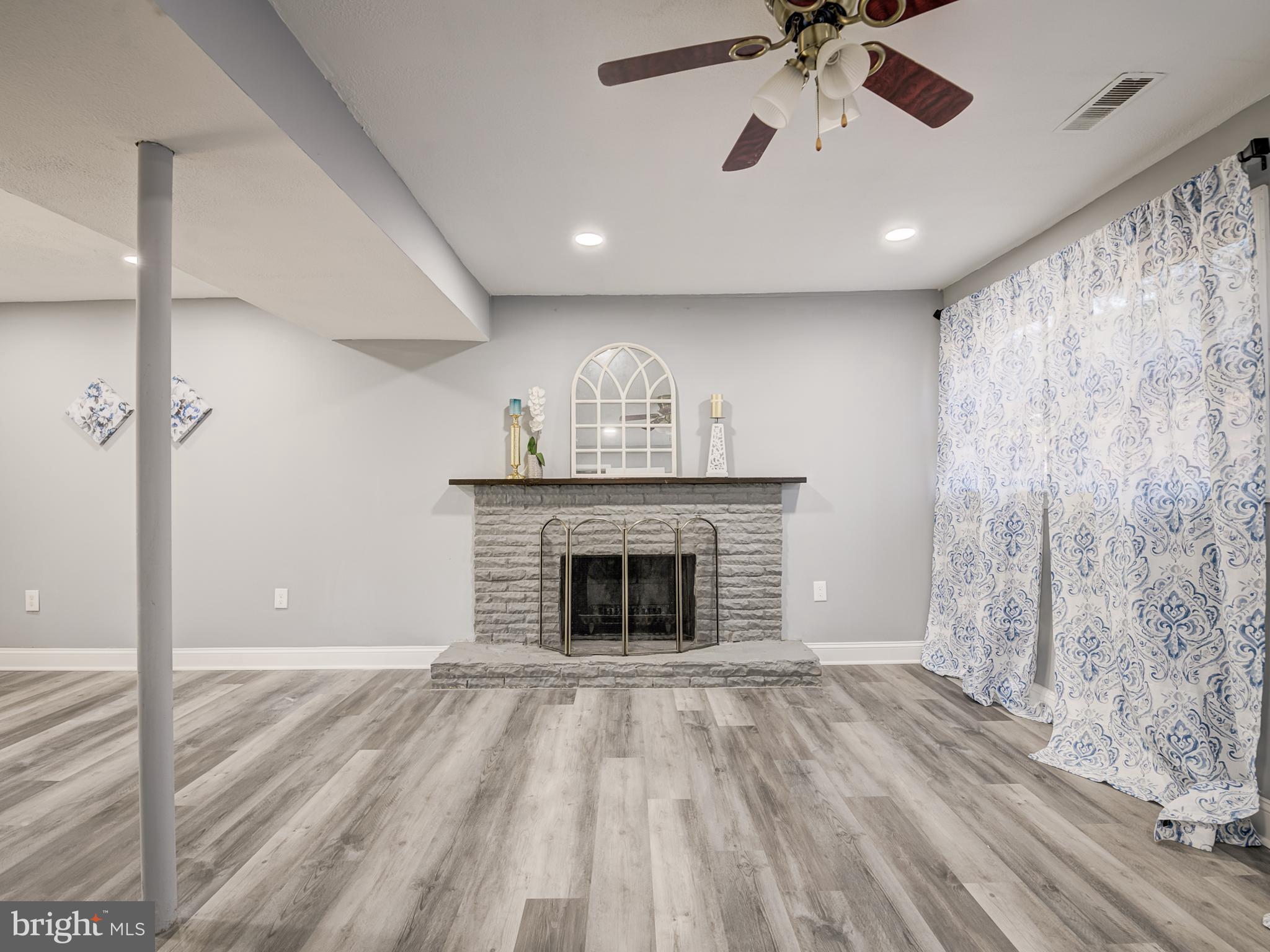 RESTON - Residential