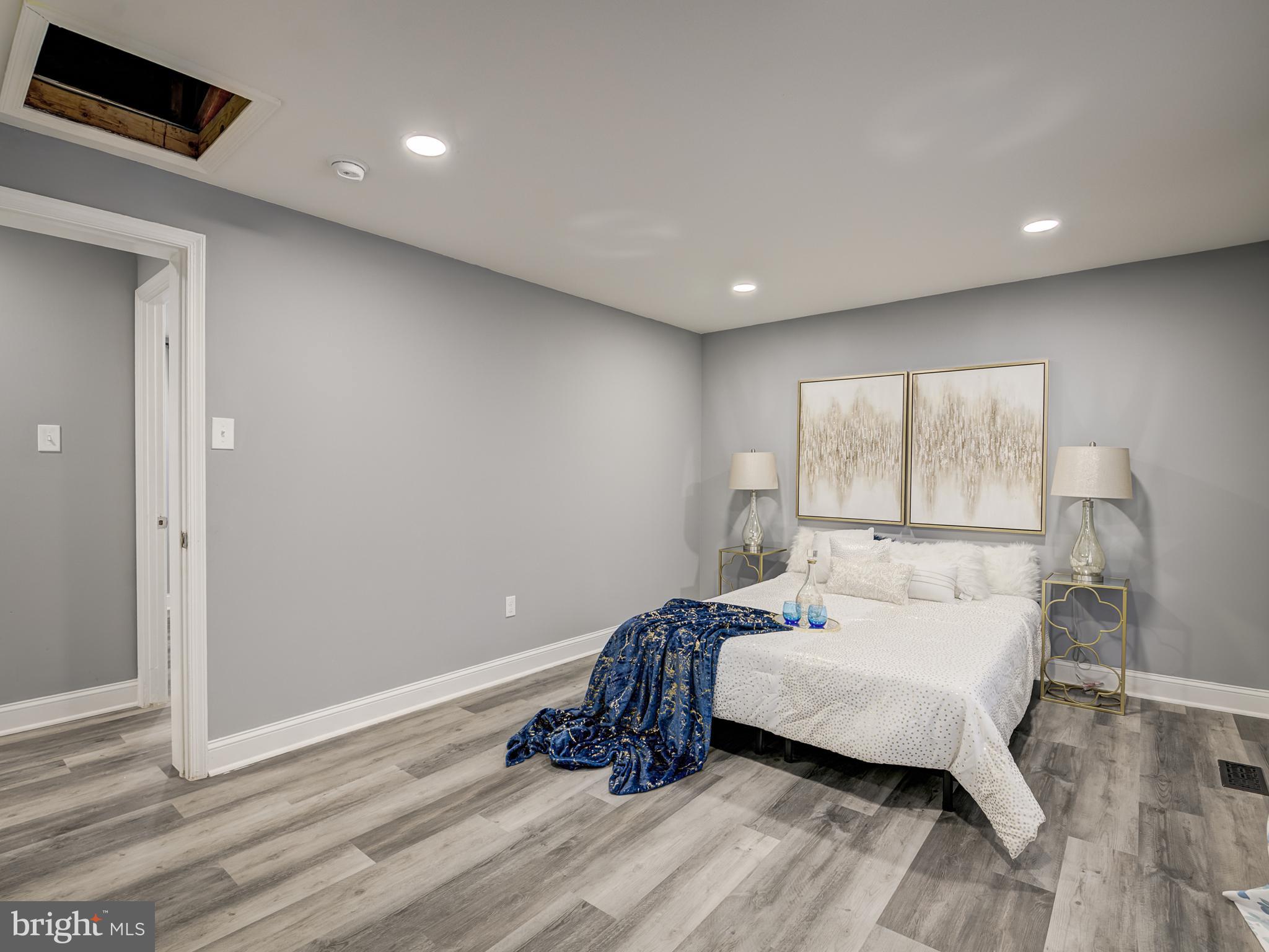 RESTON - Residential