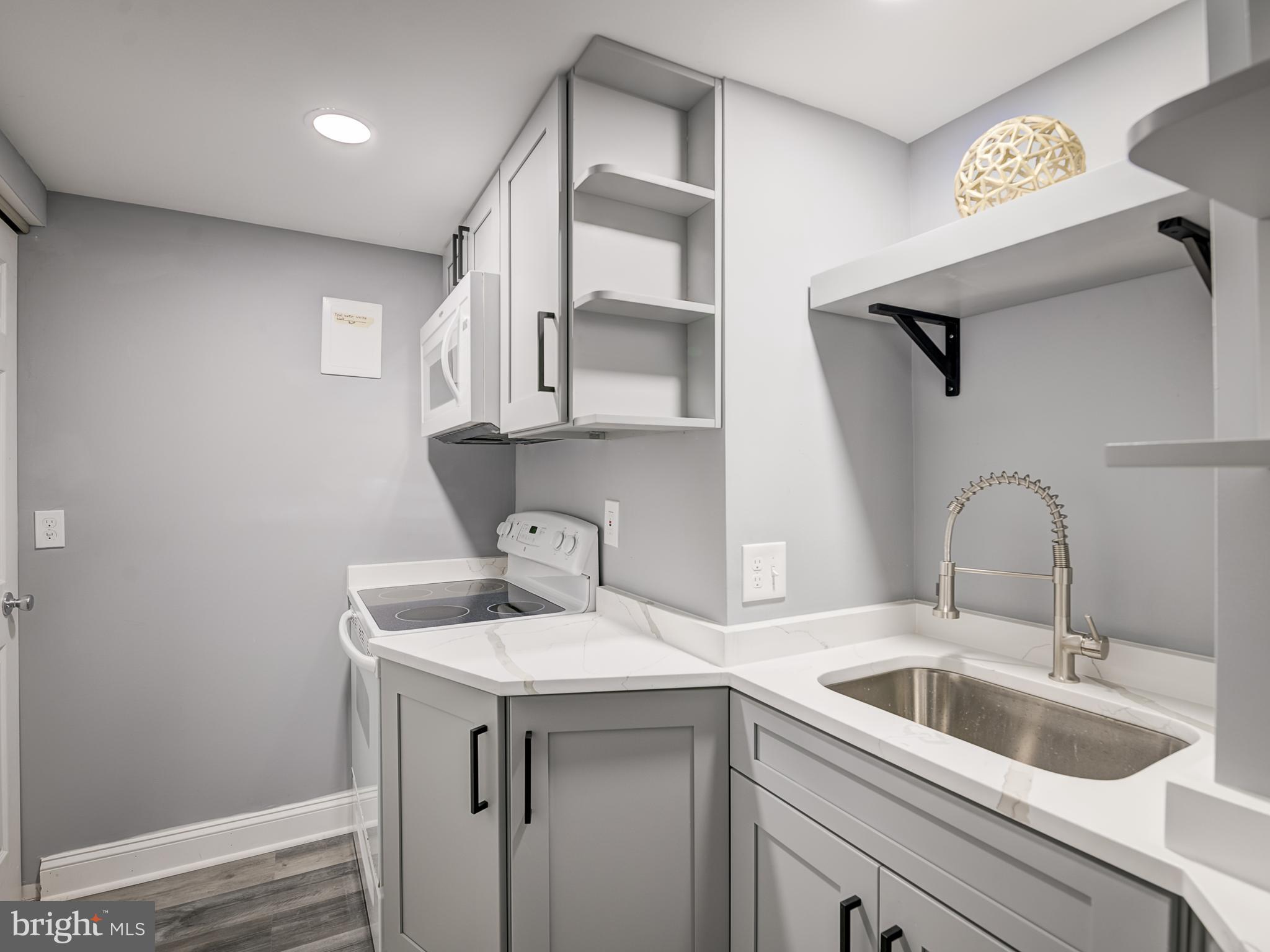 RESTON - Residential