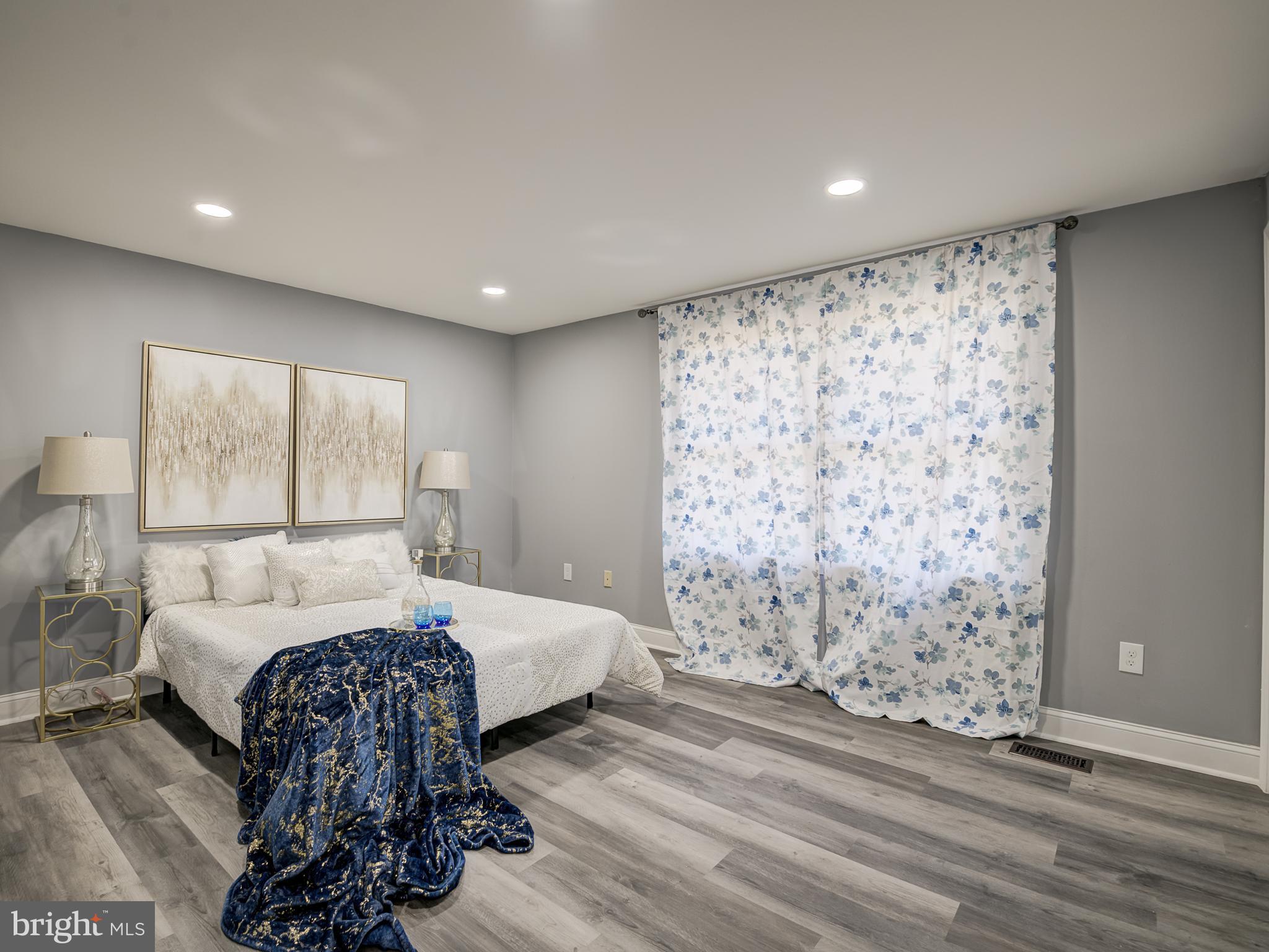 RESTON - Residential