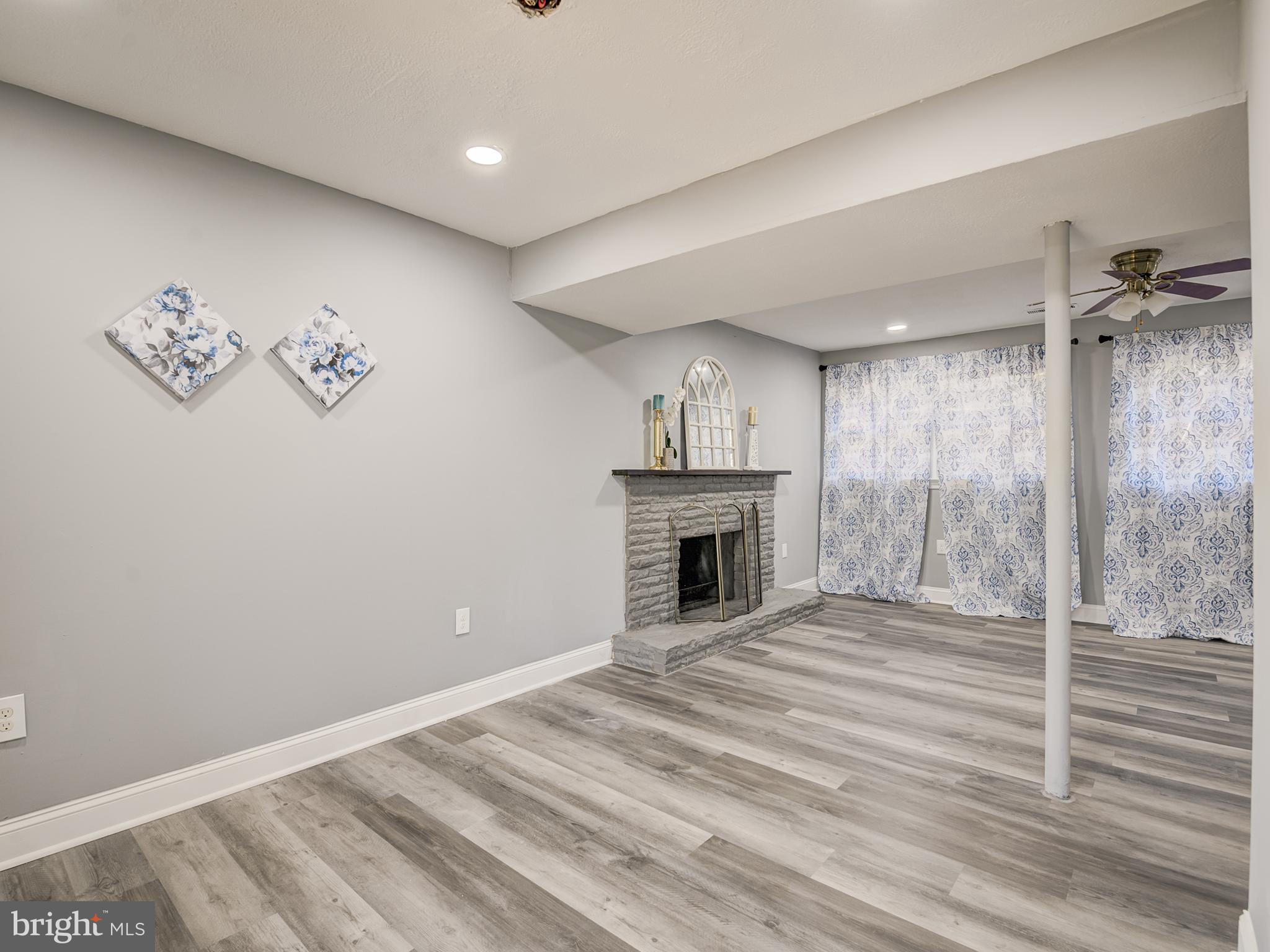 RESTON - Residential