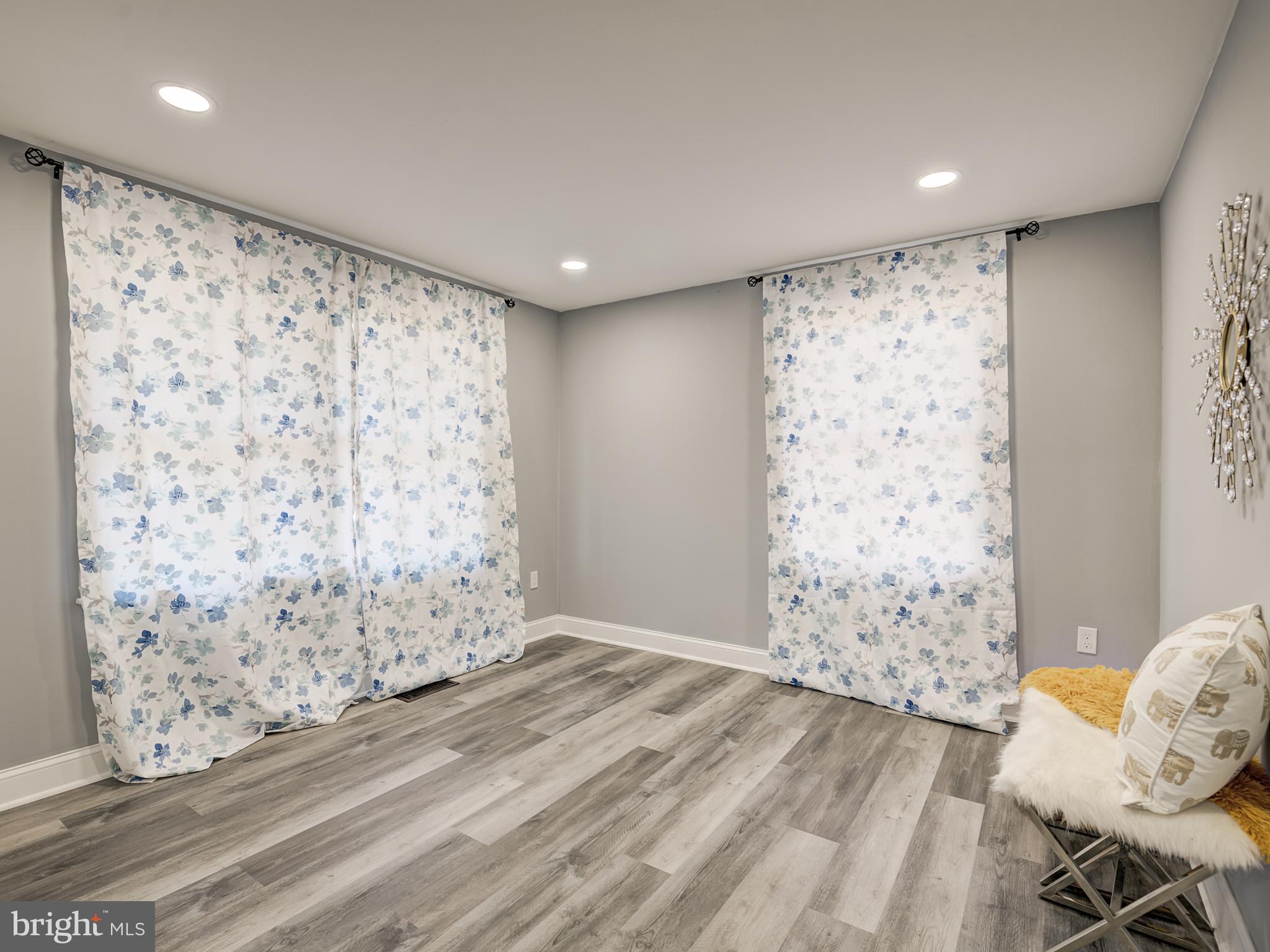 RESTON - Residential