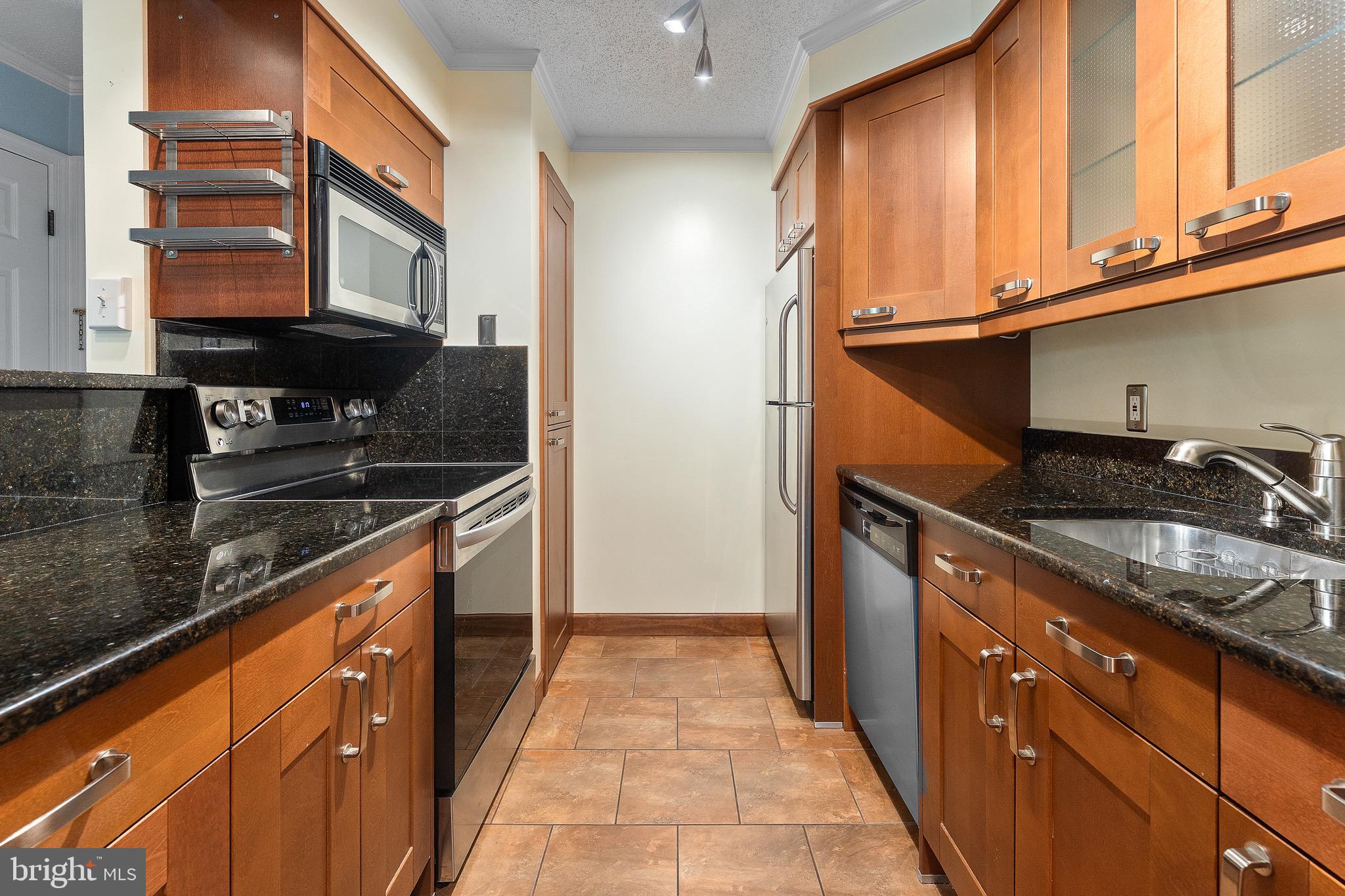 1530 LINCOLN WAY 204