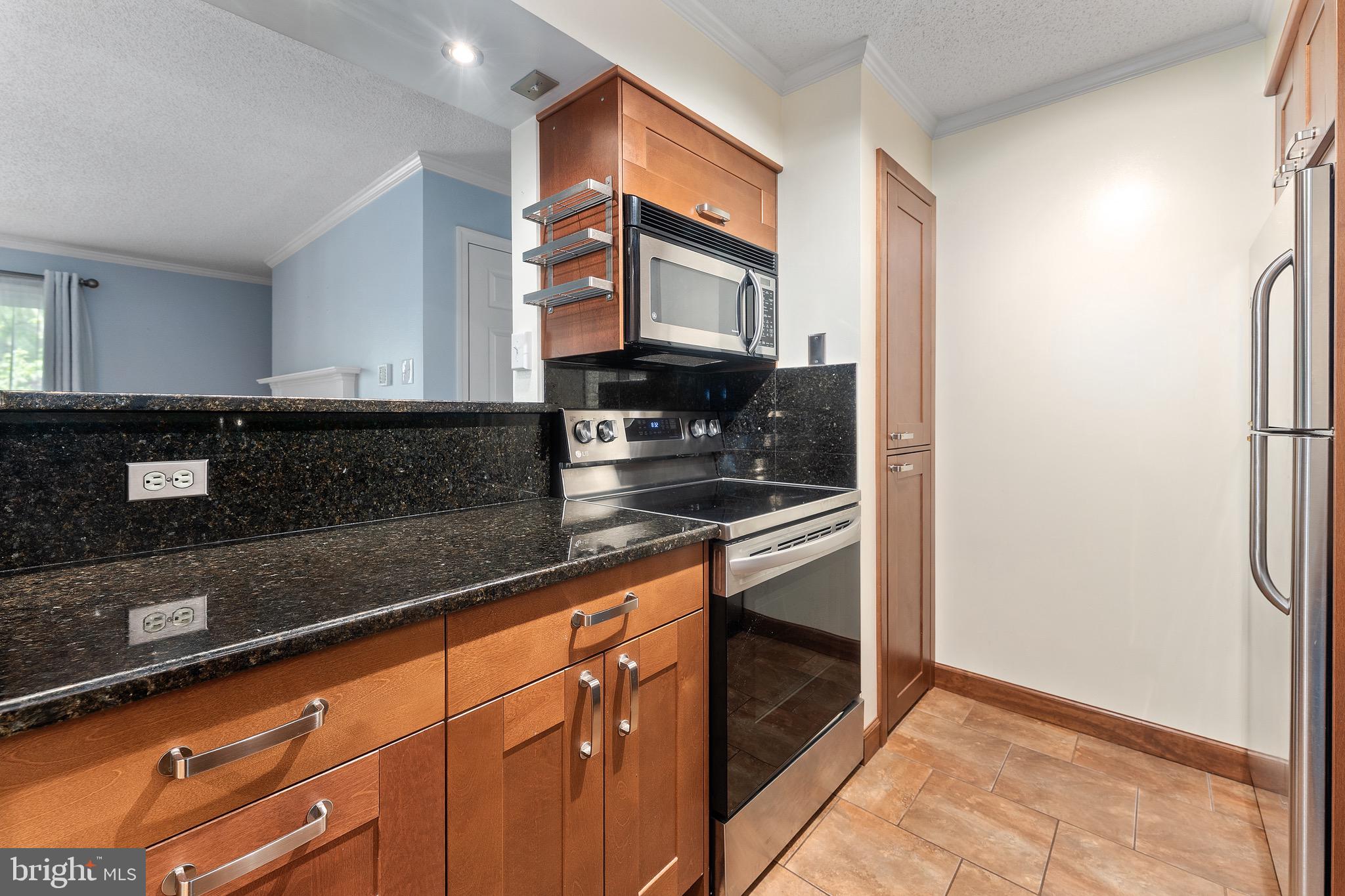 1530 LINCOLN WAY 204