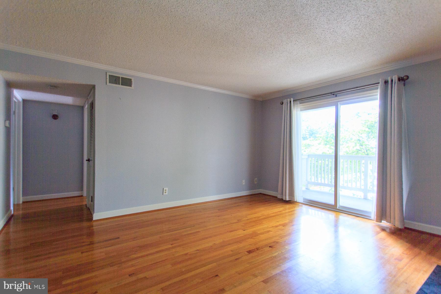 1530 LINCOLN WAY 204