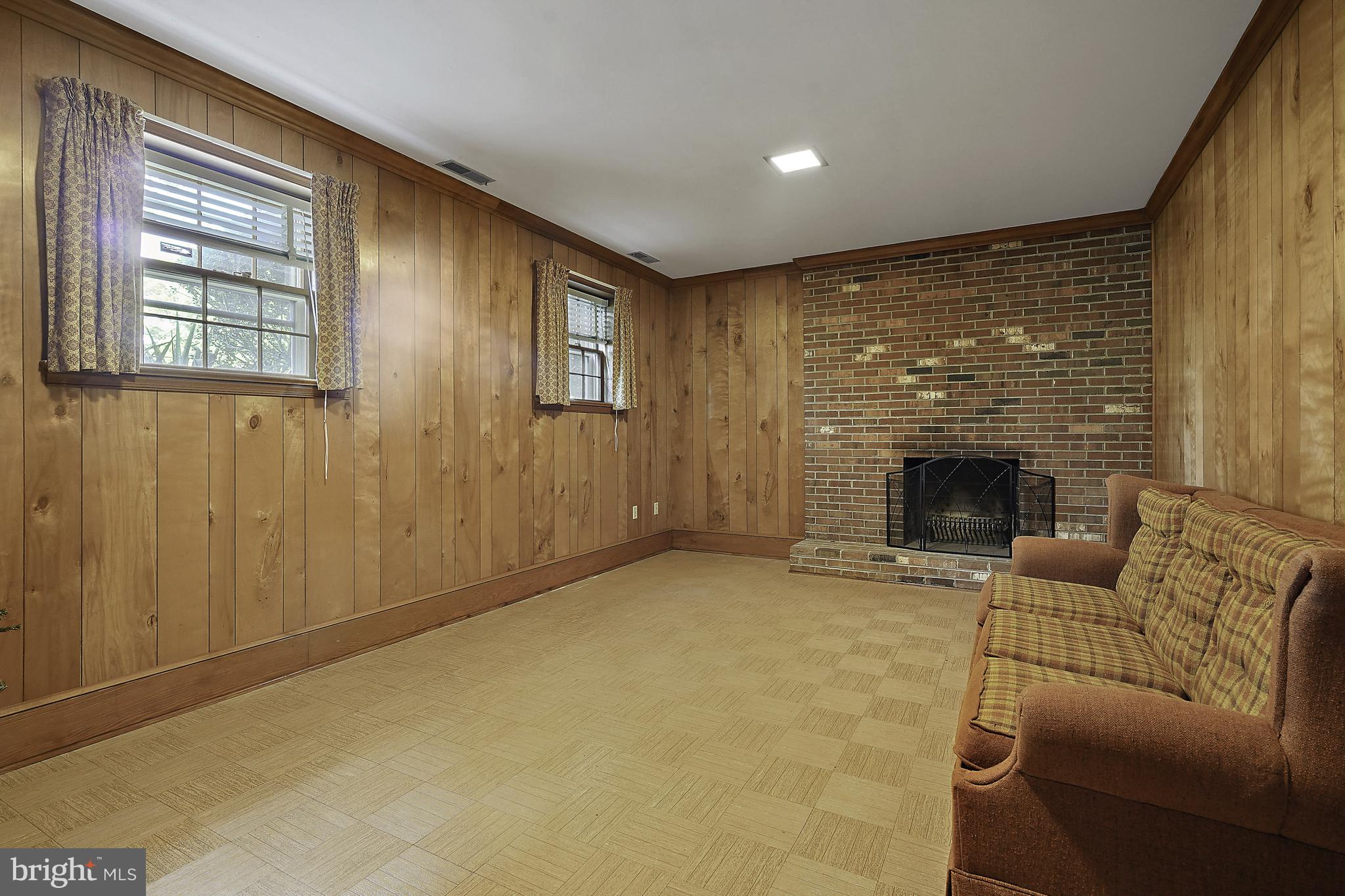 LAUREL PARK - Residential