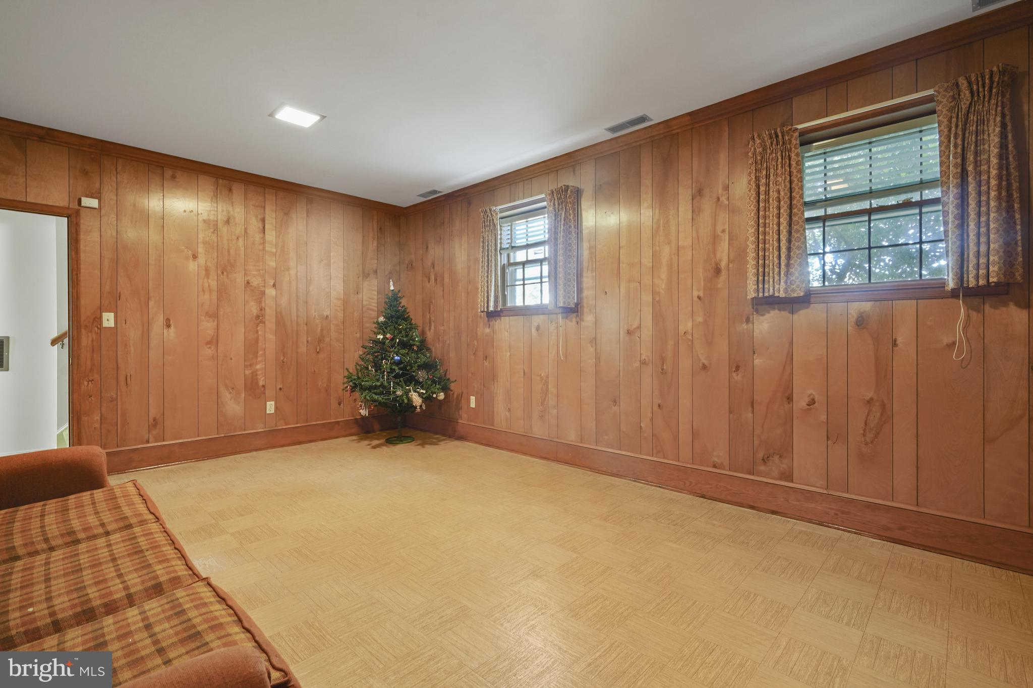 LAUREL PARK - Residential