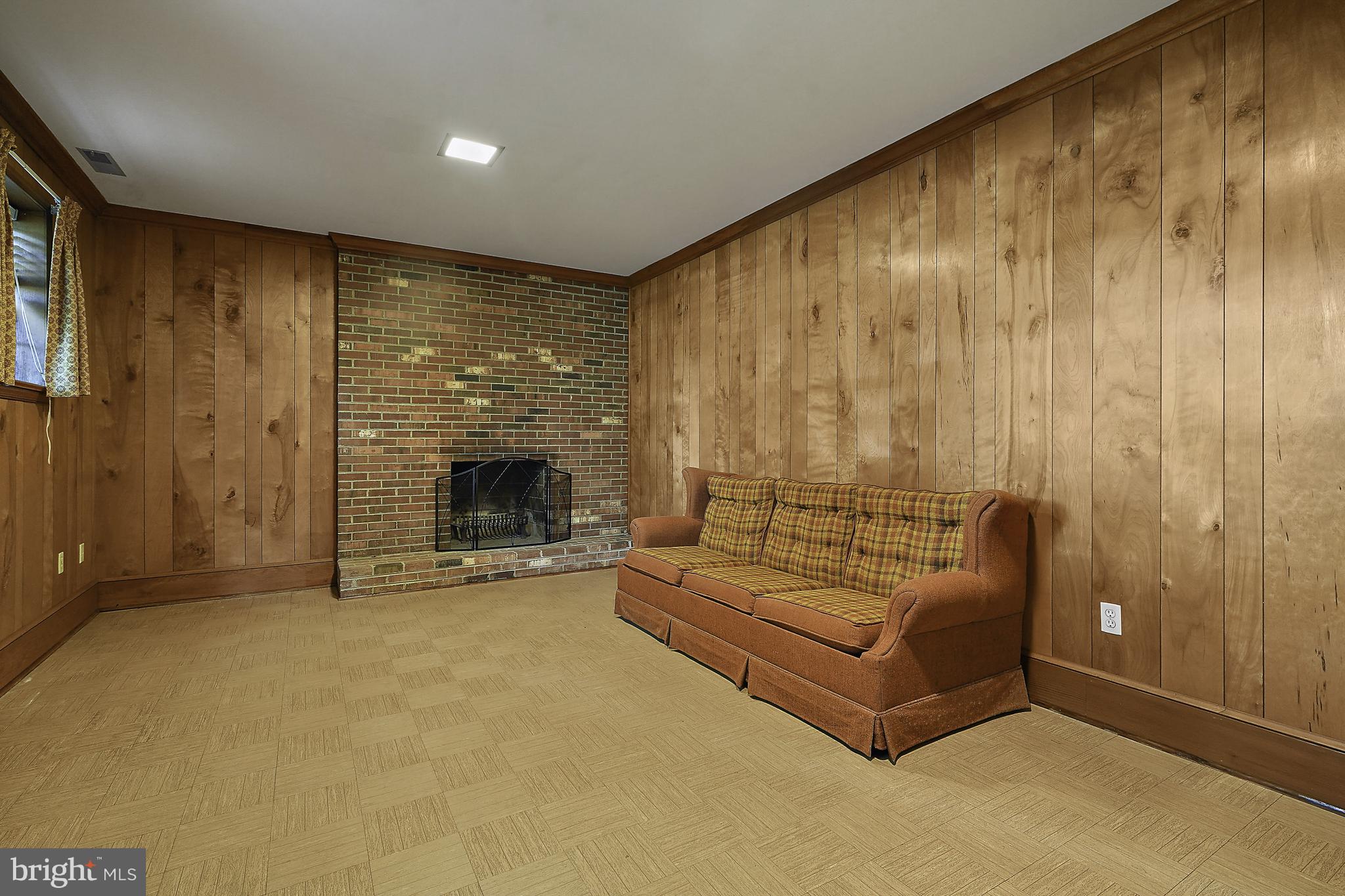 LAUREL PARK - Residential