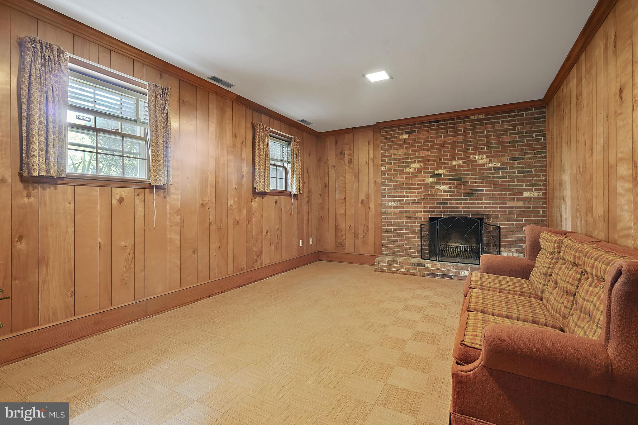 LAUREL PARK - Residential