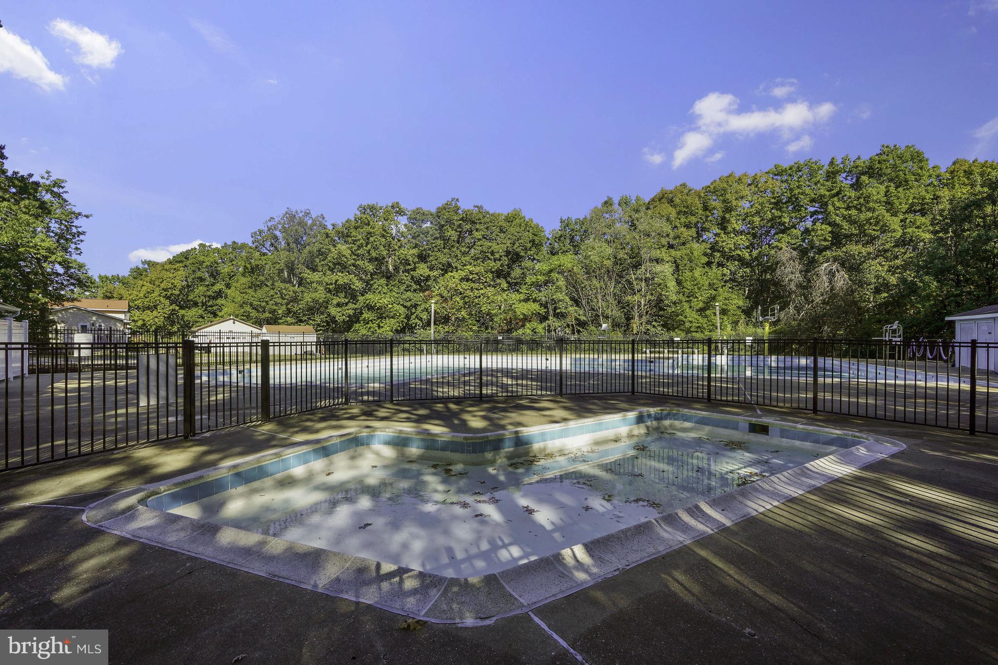 LAUREL PARK - Residential