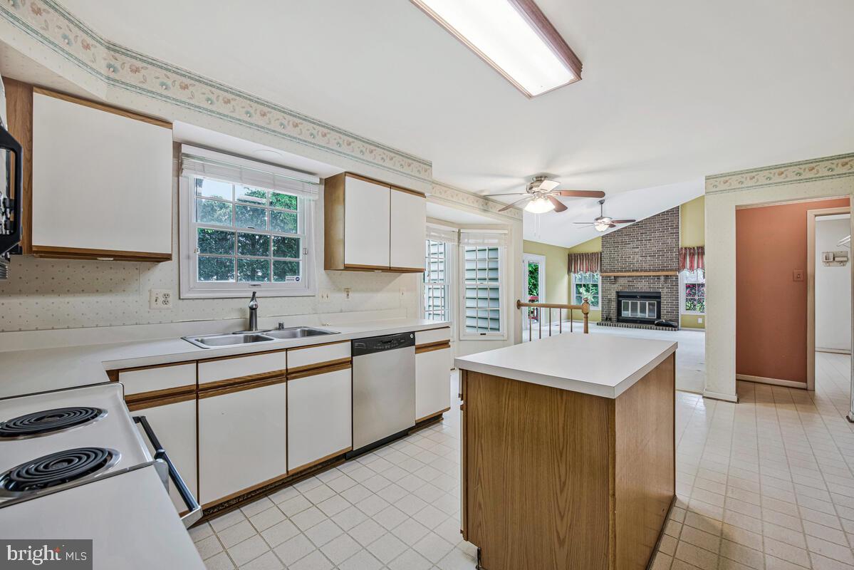 WAVERLY WOODS - Residential